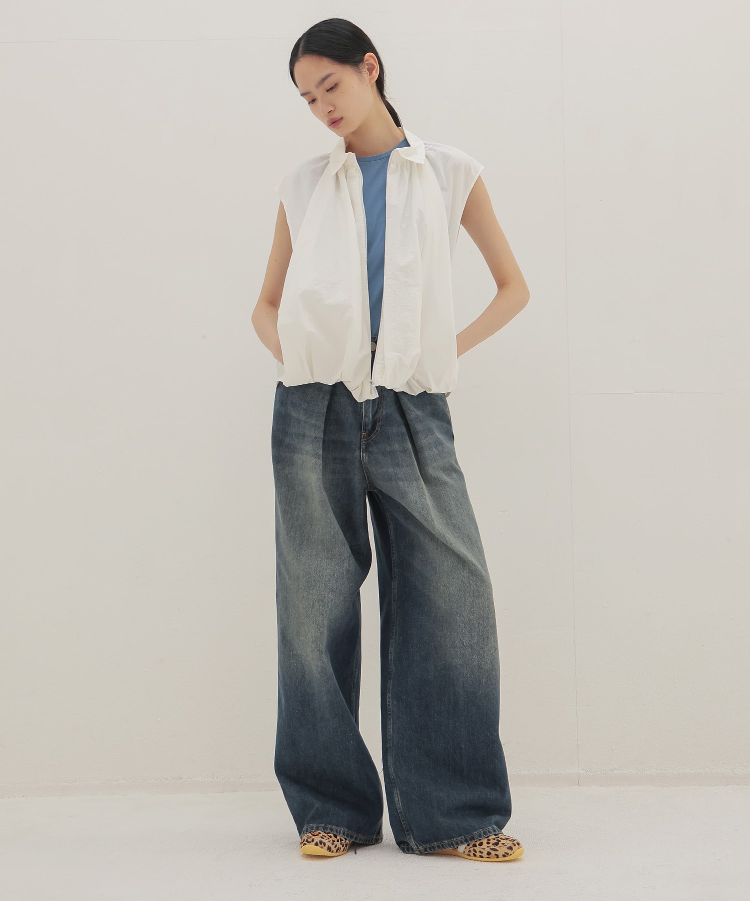 balloon sleeveless zip blouse