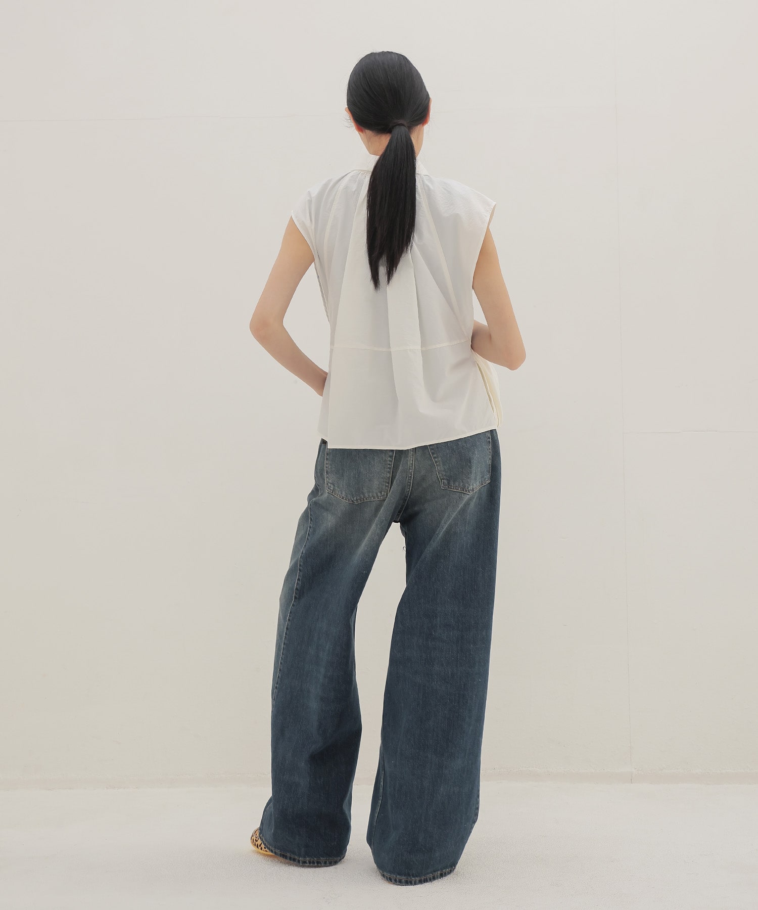 balloon sleeveless zip blouse