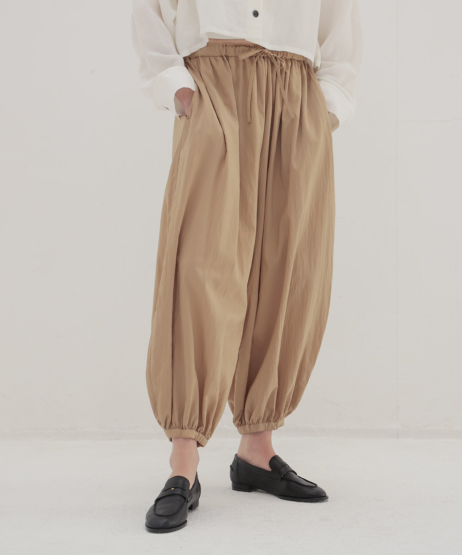 gather balloon pants