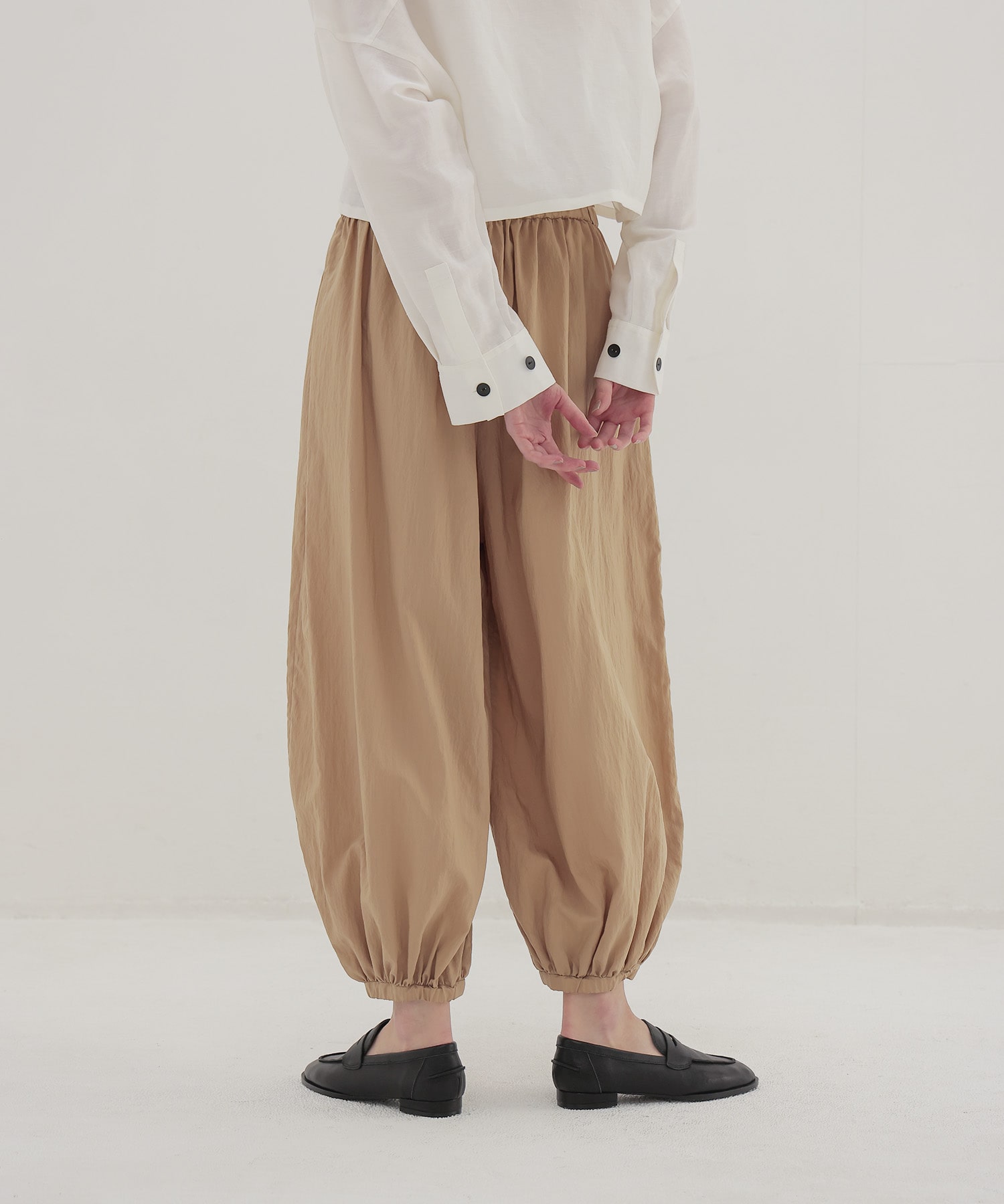 gather balloon pants