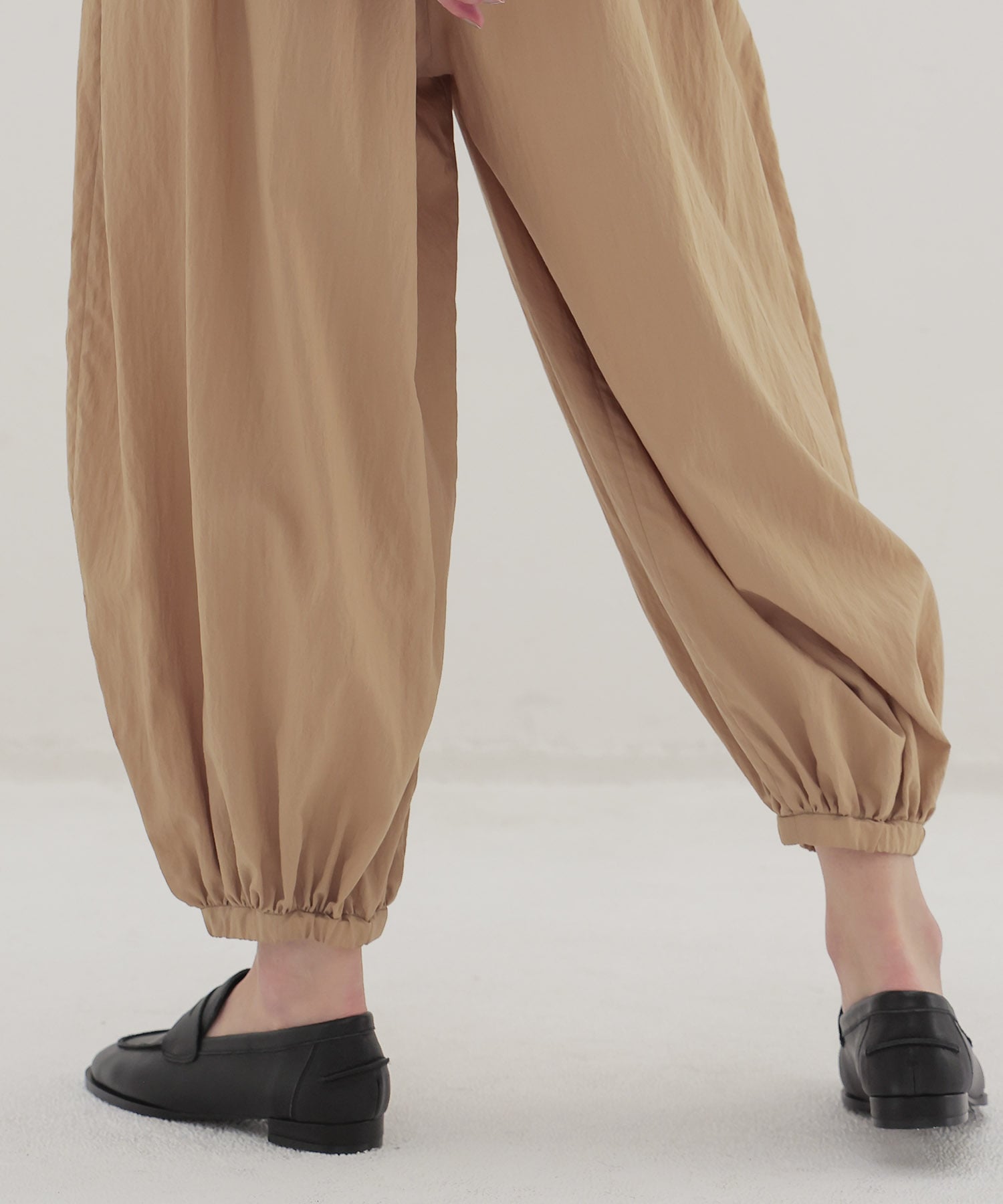 gather balloon pants