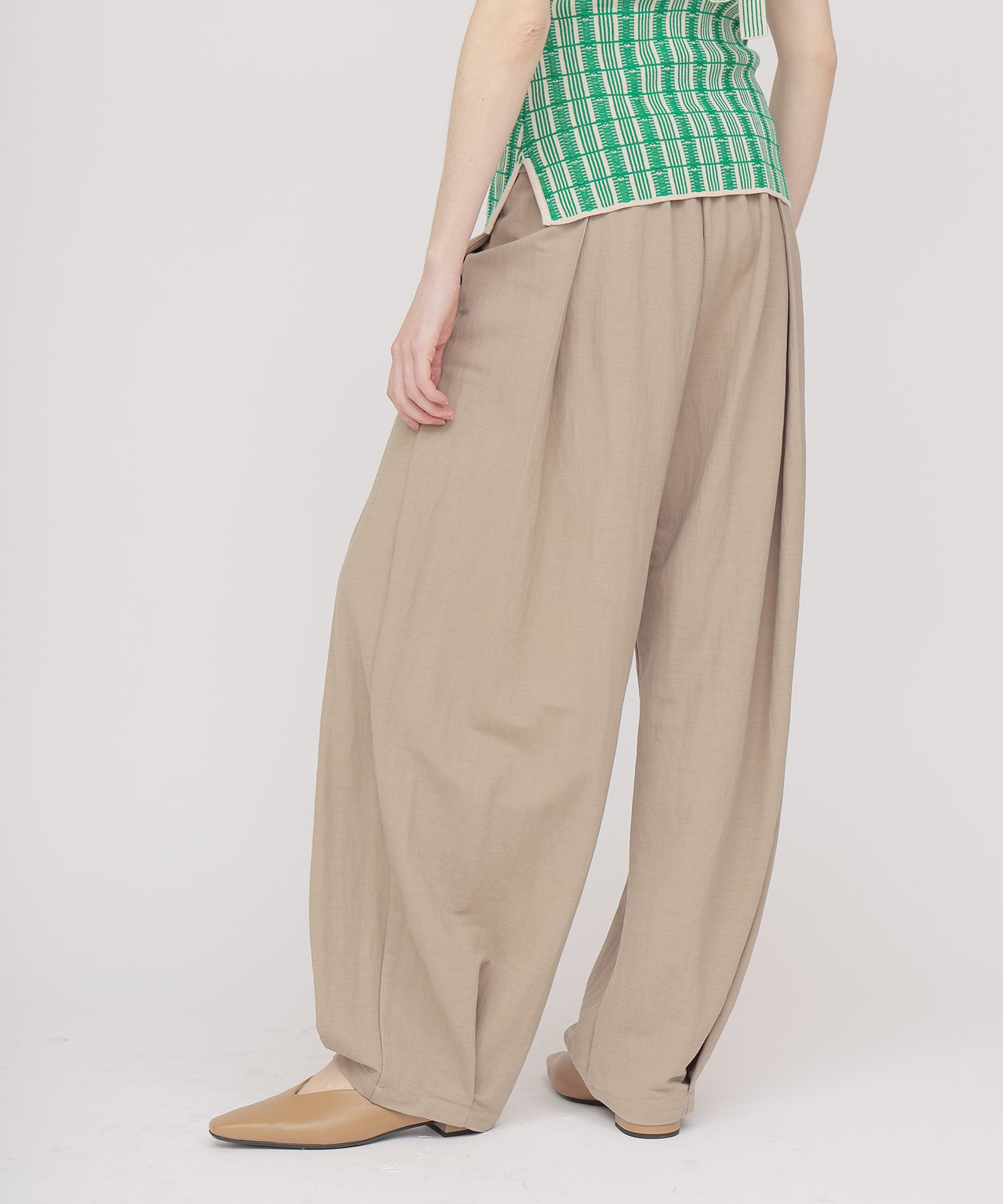 ankle tuck trouser