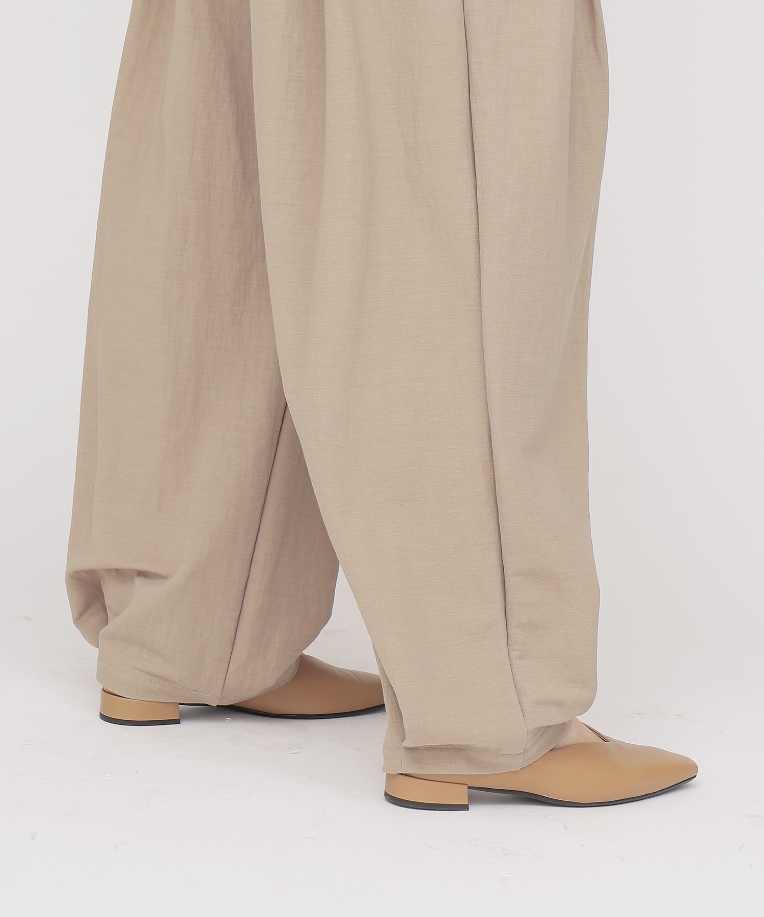 ankle tuck trouser
