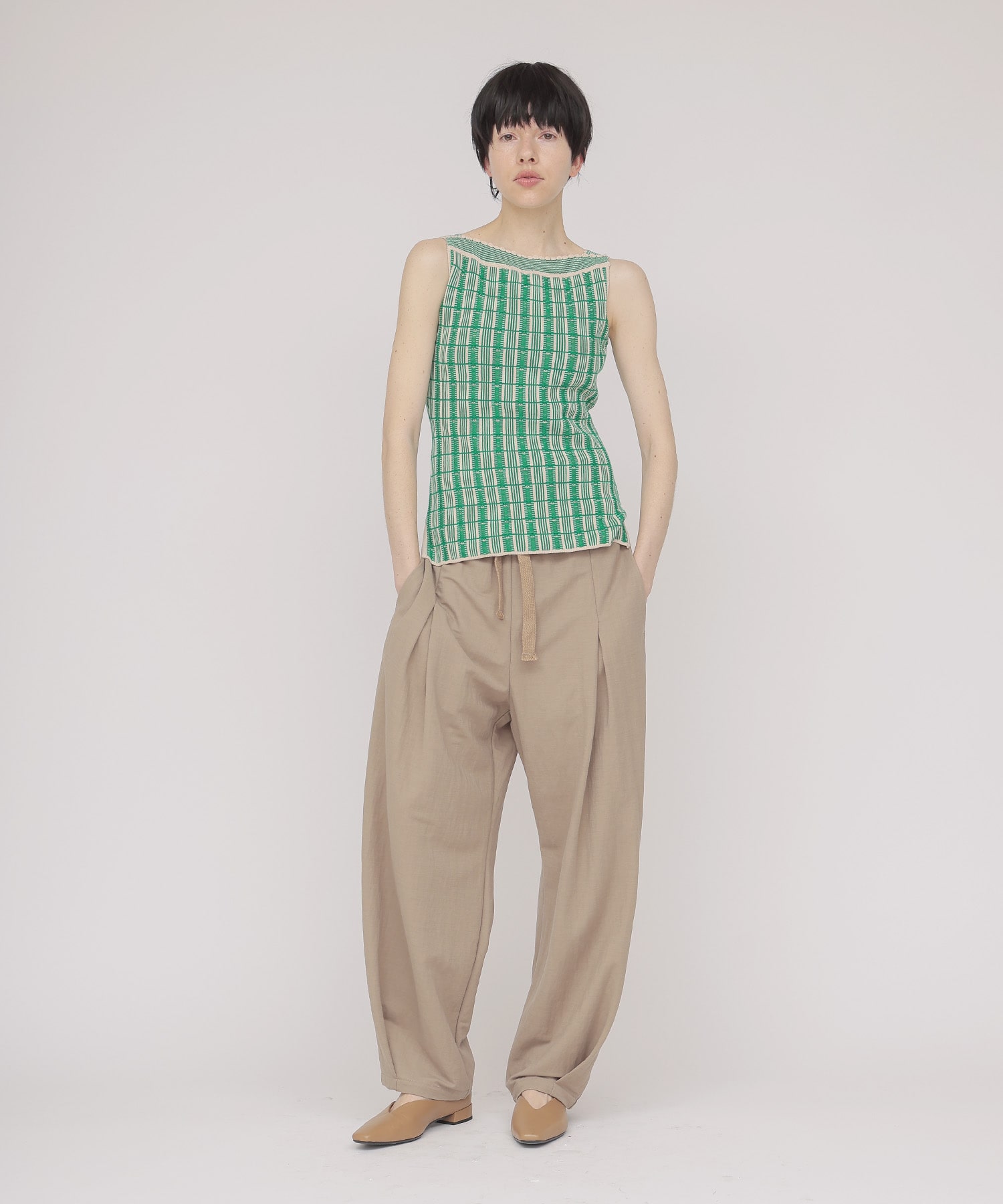 ankle tuck trouser