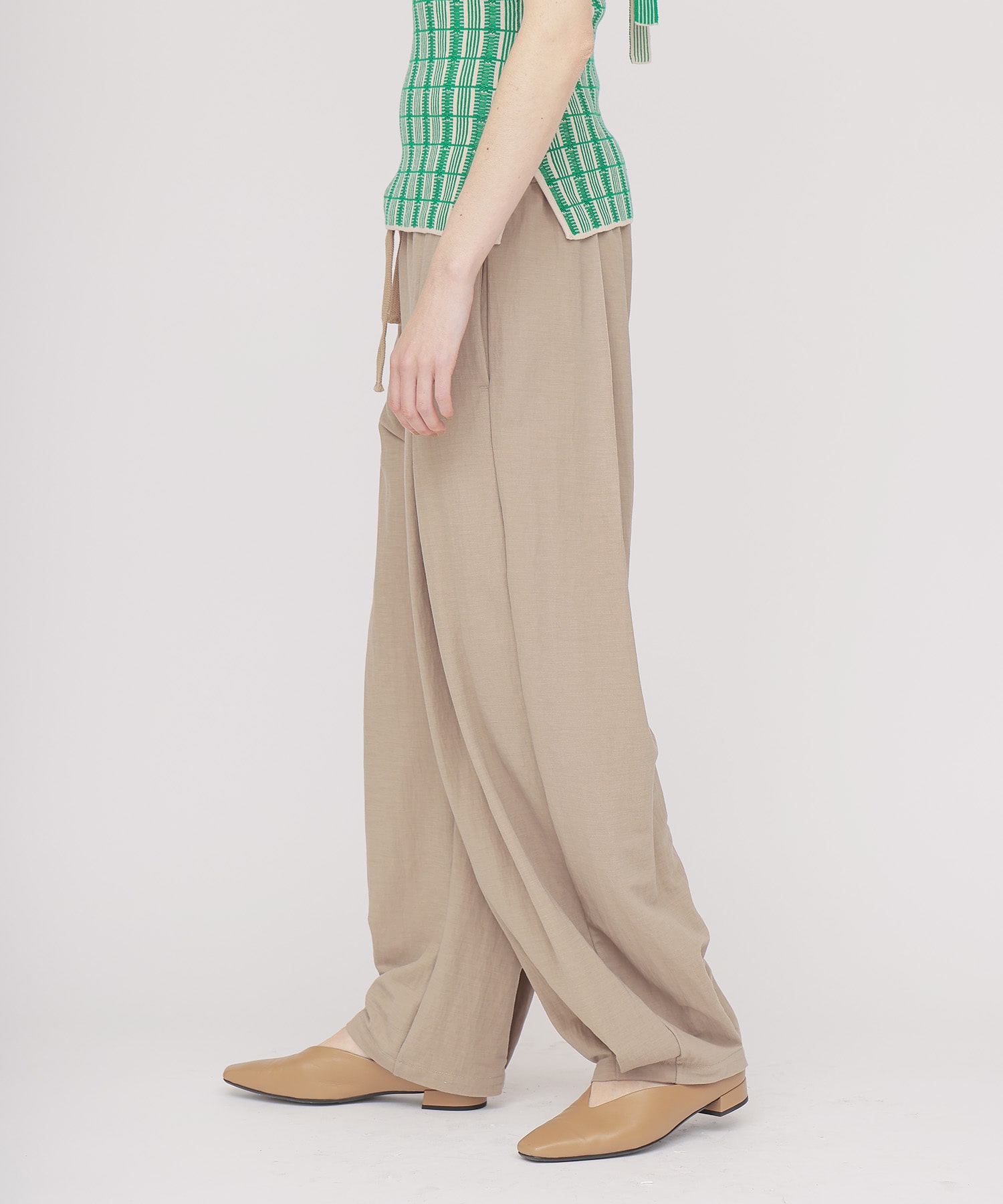 ankle tuck trouser