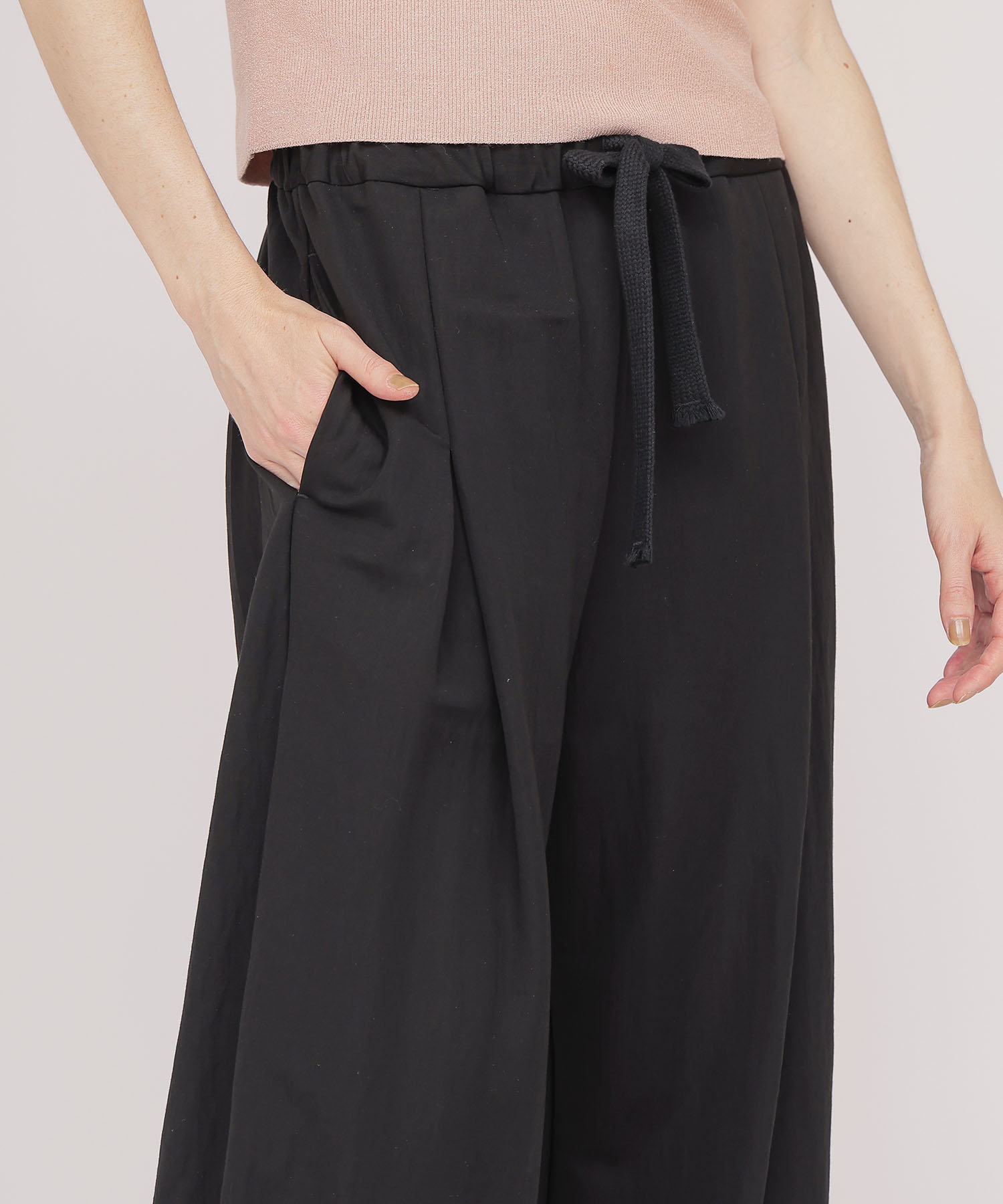 ankle tuck trouser
