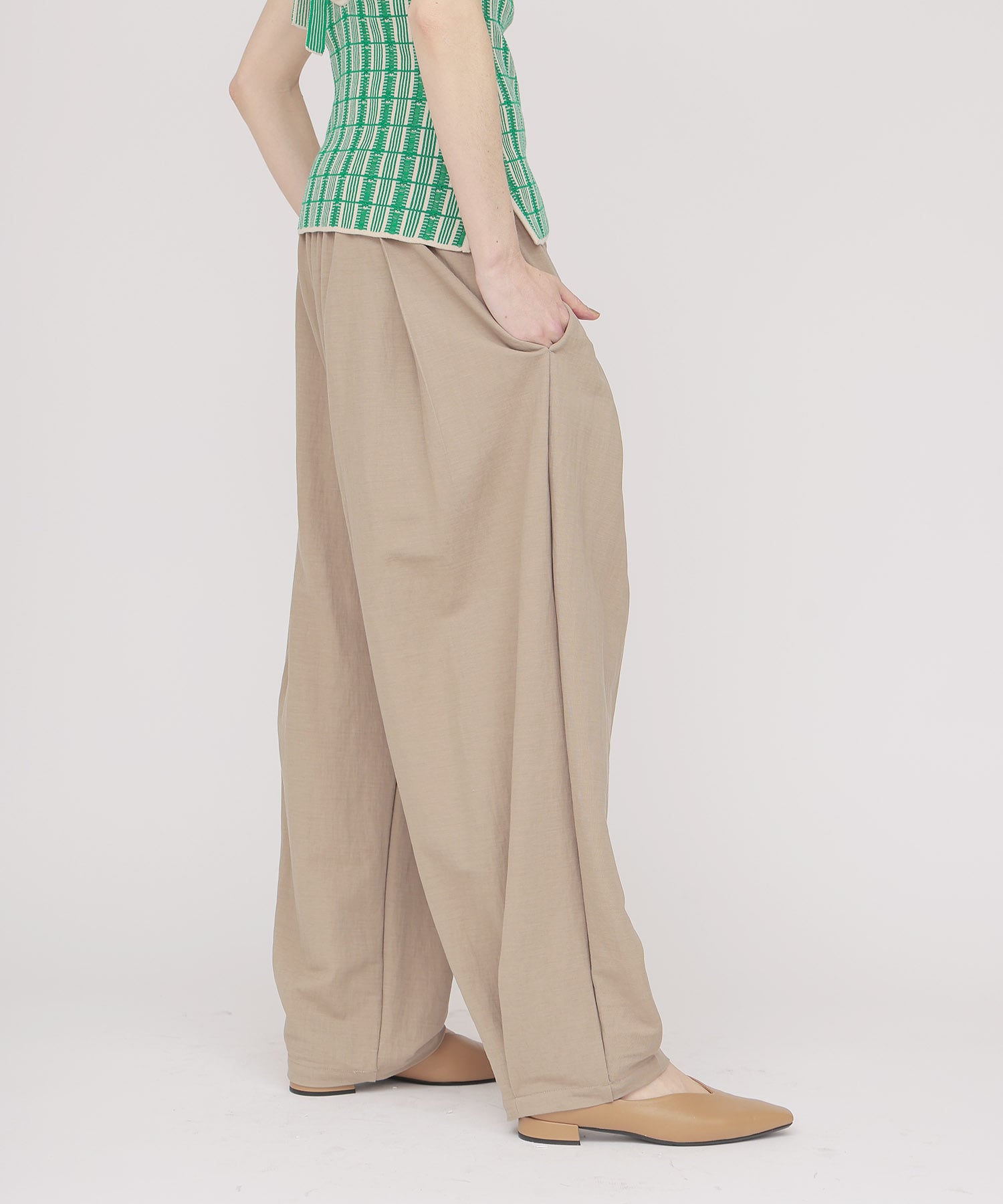ankle tuck trouser