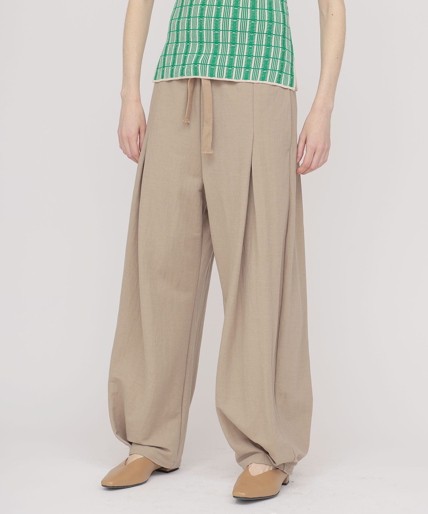ankle tuck trouser