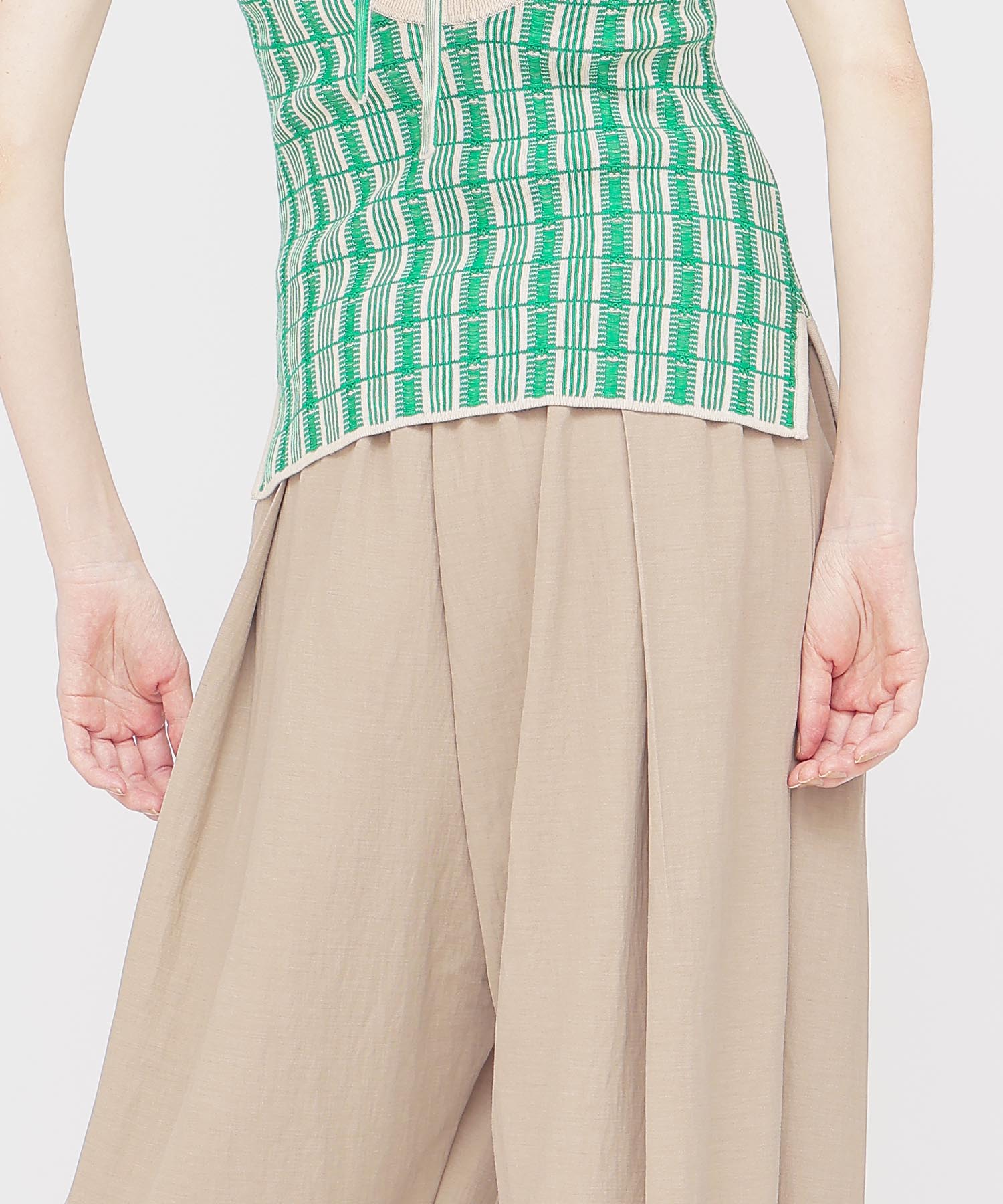 ankle tuck trouser