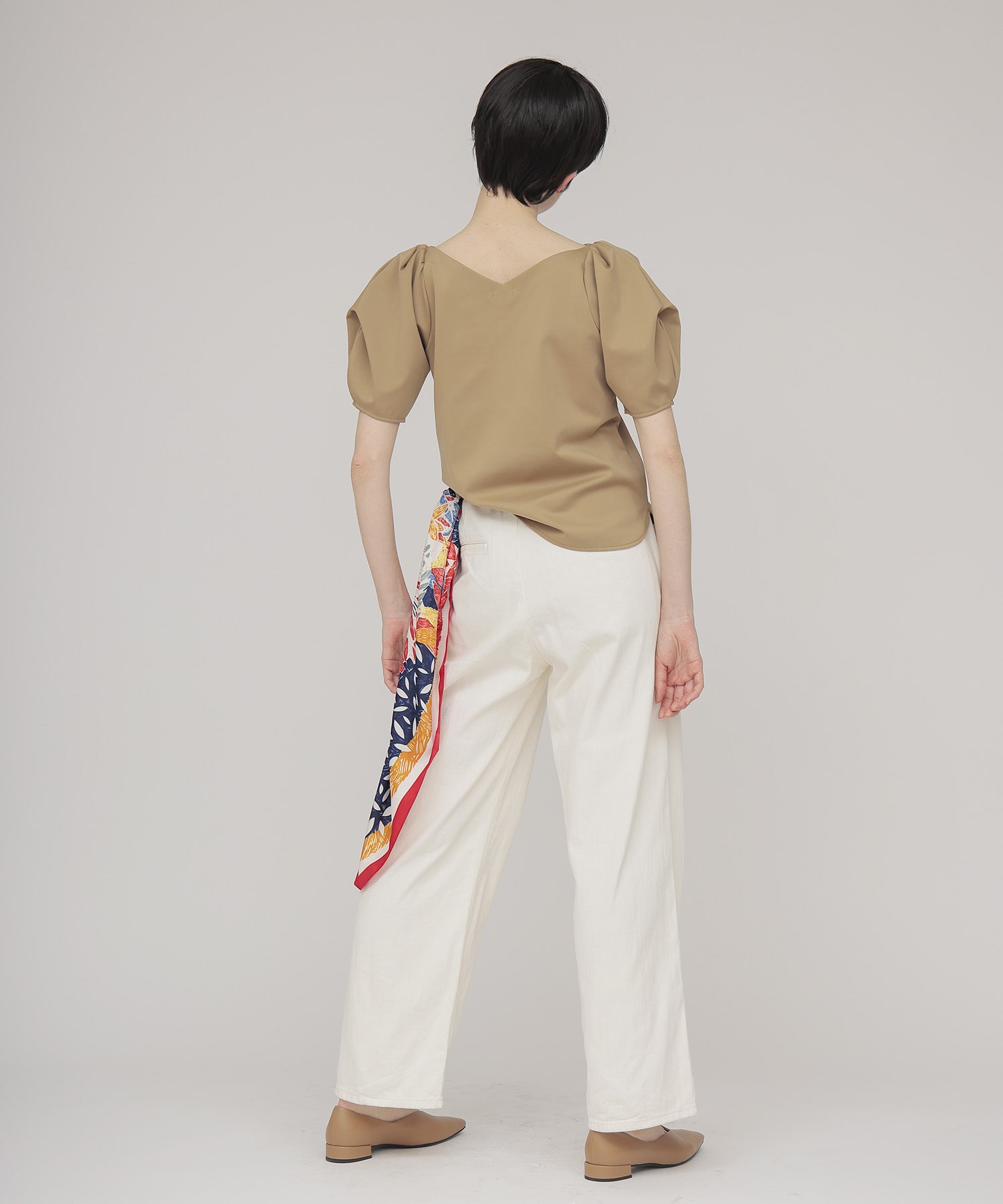 volume tuck sleeves pullover cutsew