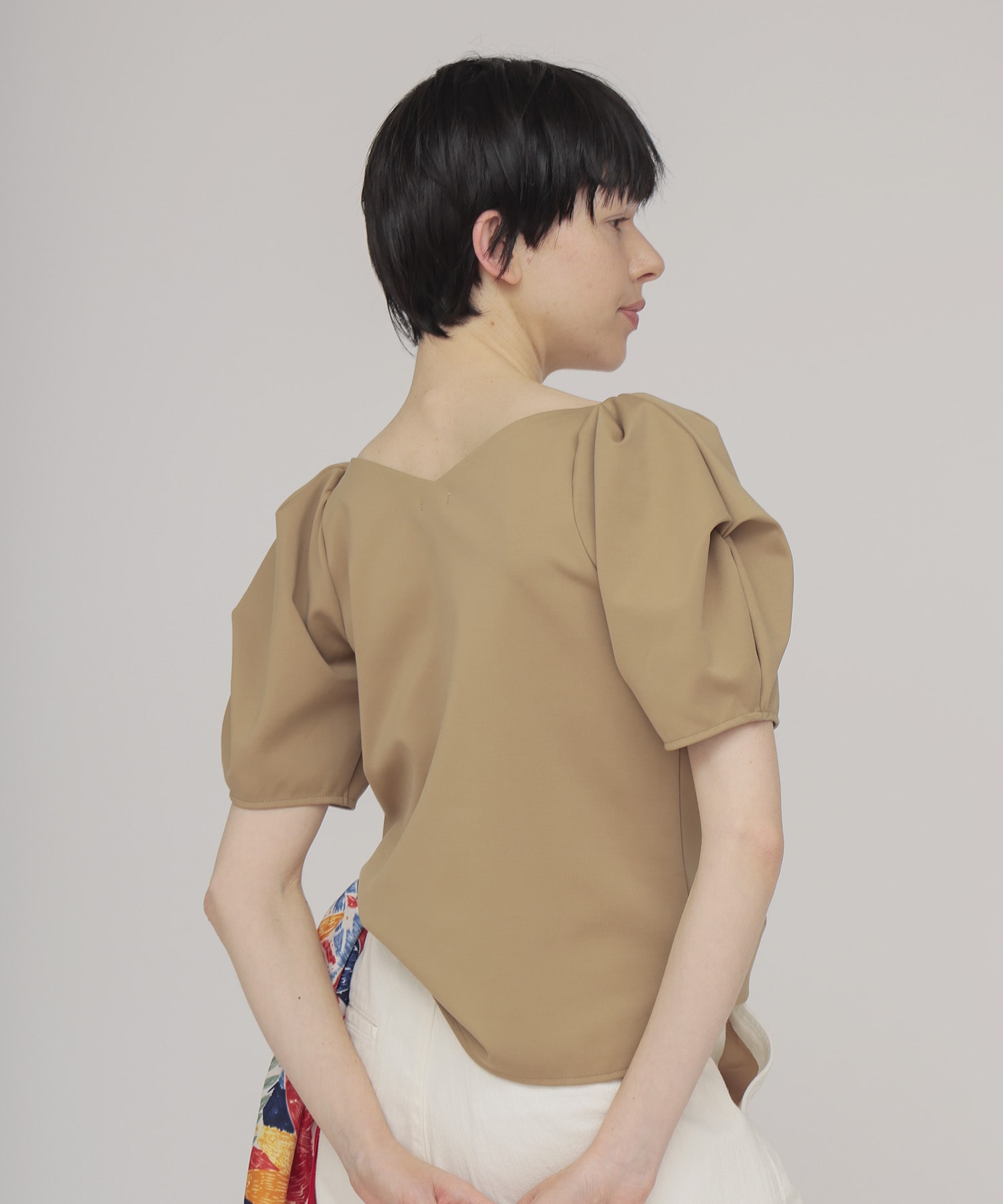 volume tuck sleeves pullover cutsew