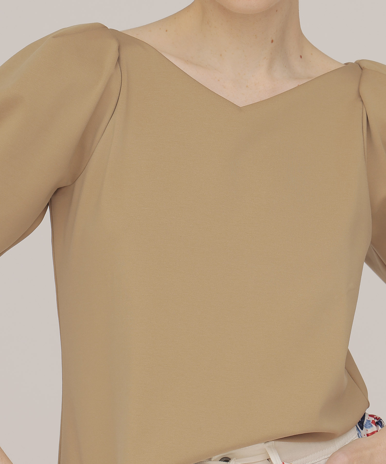 volume tuck sleeves pullover cutsew