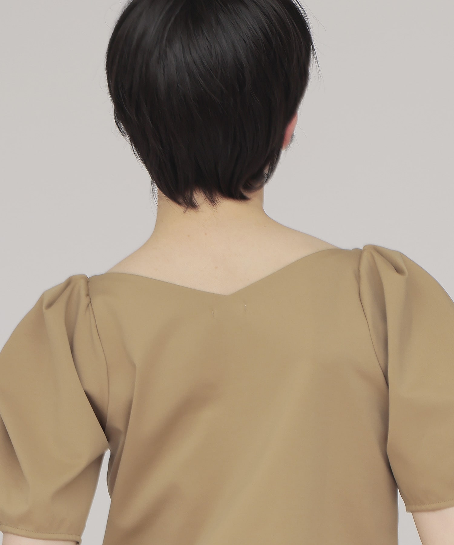 volume tuck sleeves pullover cutsew