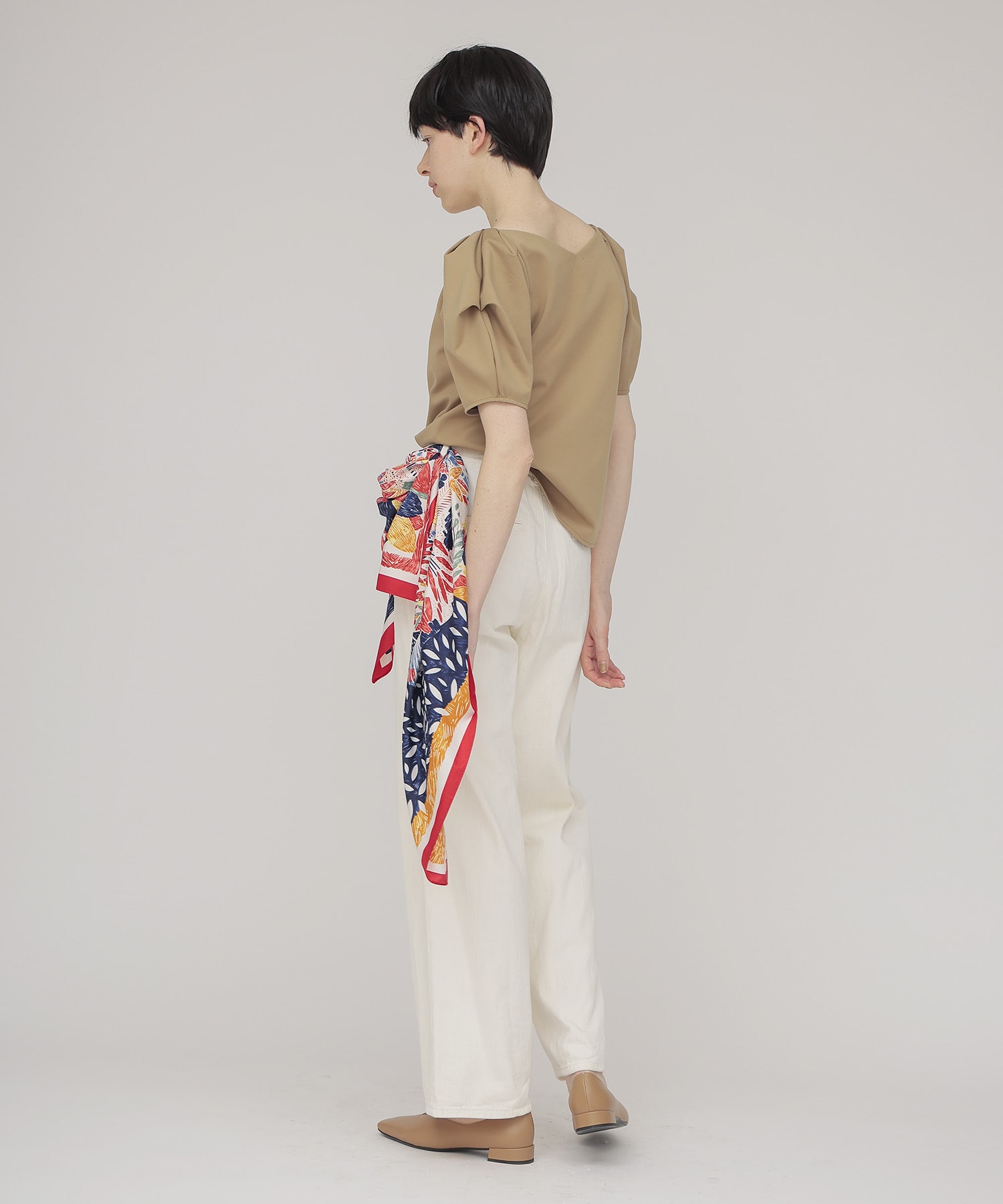 volume tuck sleeves pullover cutsew