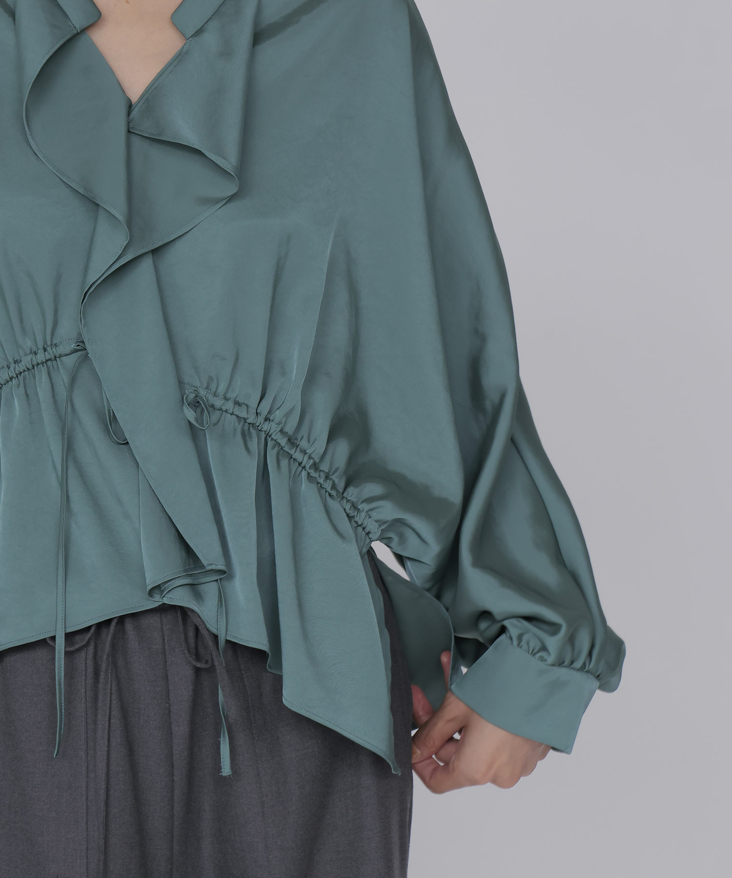 toromi sway V neeck blouse