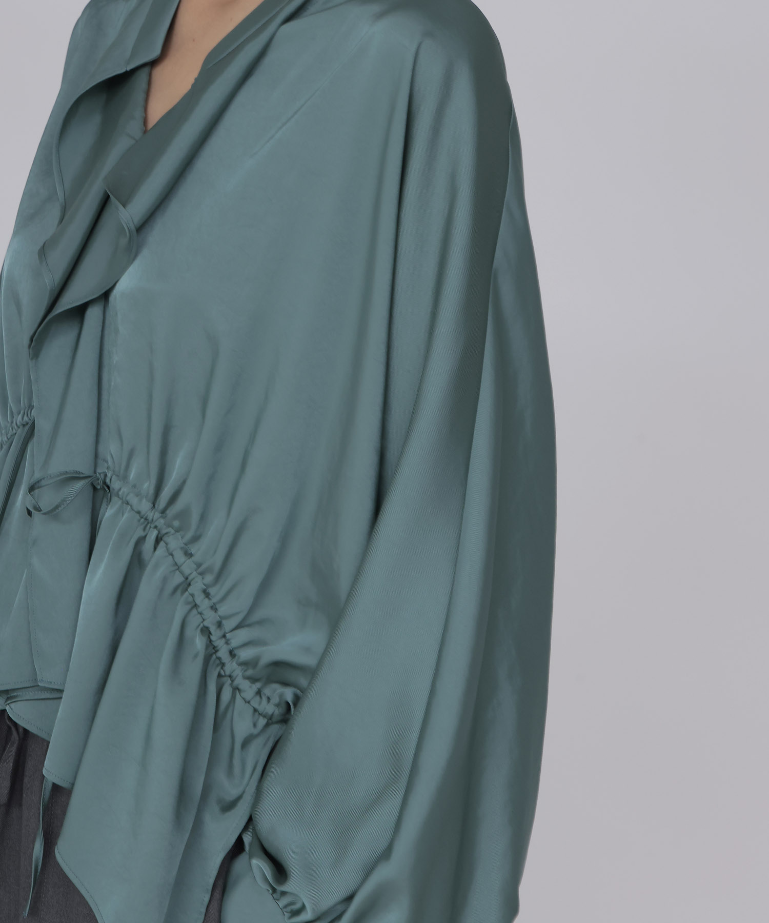 toromi sway V neeck blouse