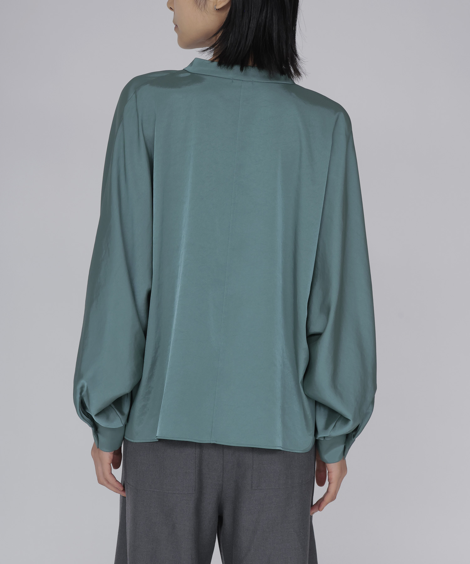 toromi sway V neeck blouse