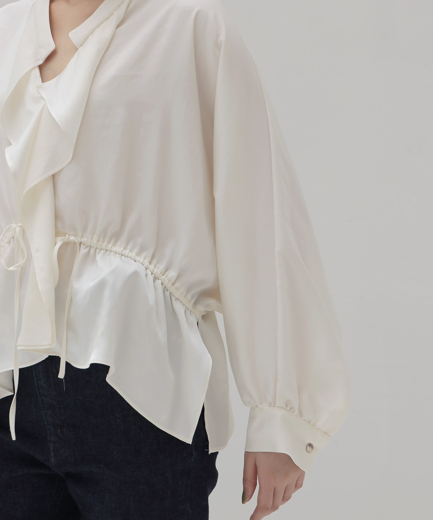 toromi sway V neeck blouse