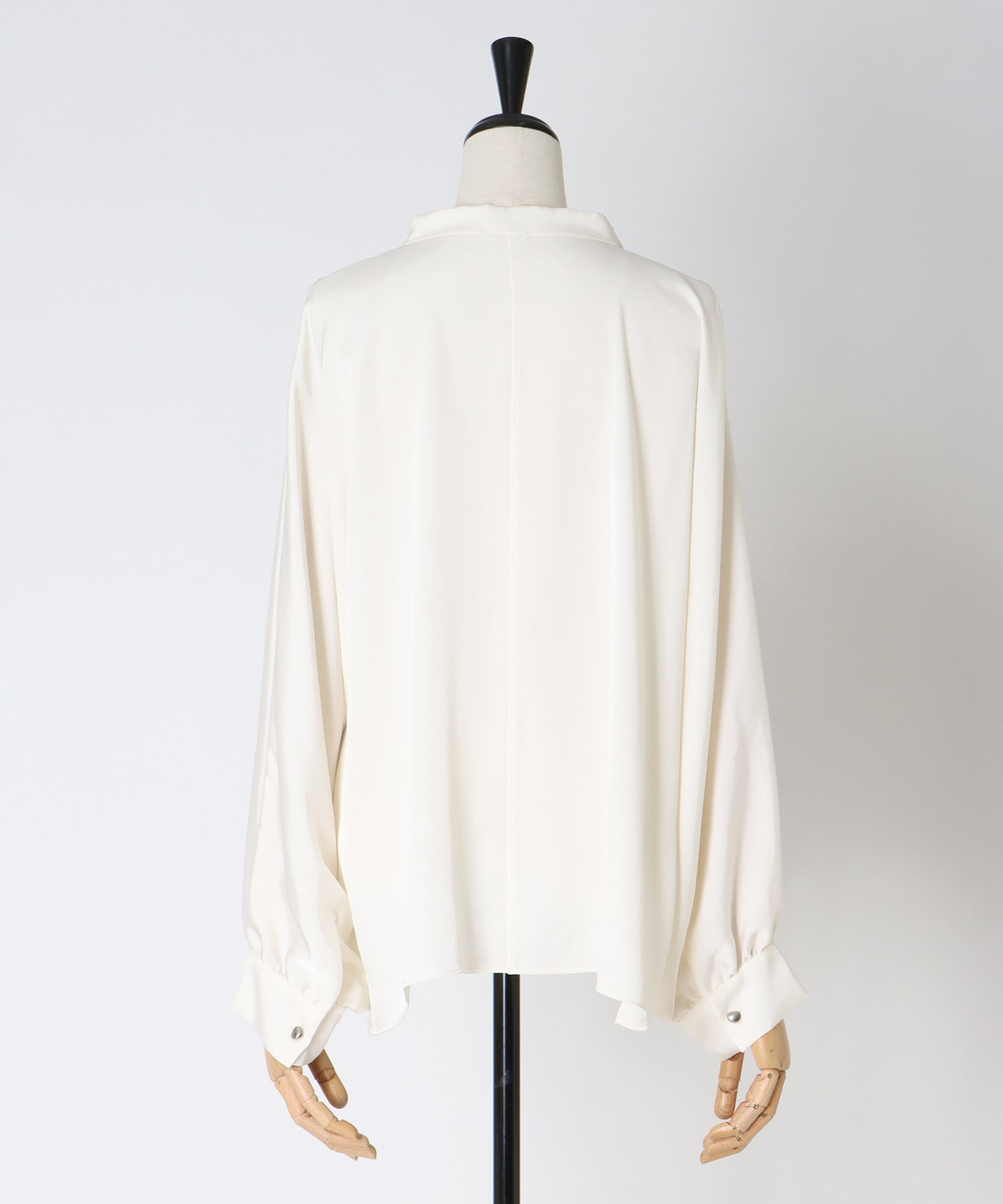toromi sway V neeck blouse