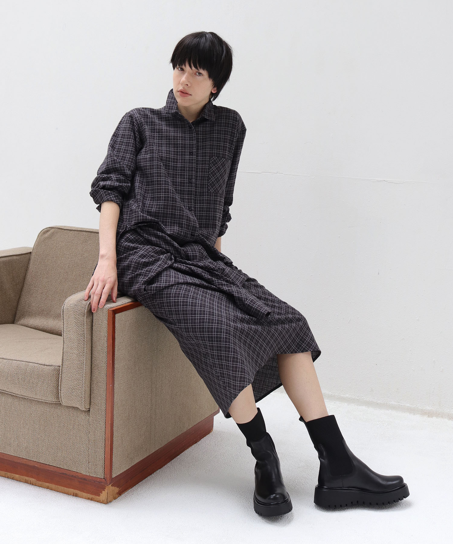 wave hem check shirt
