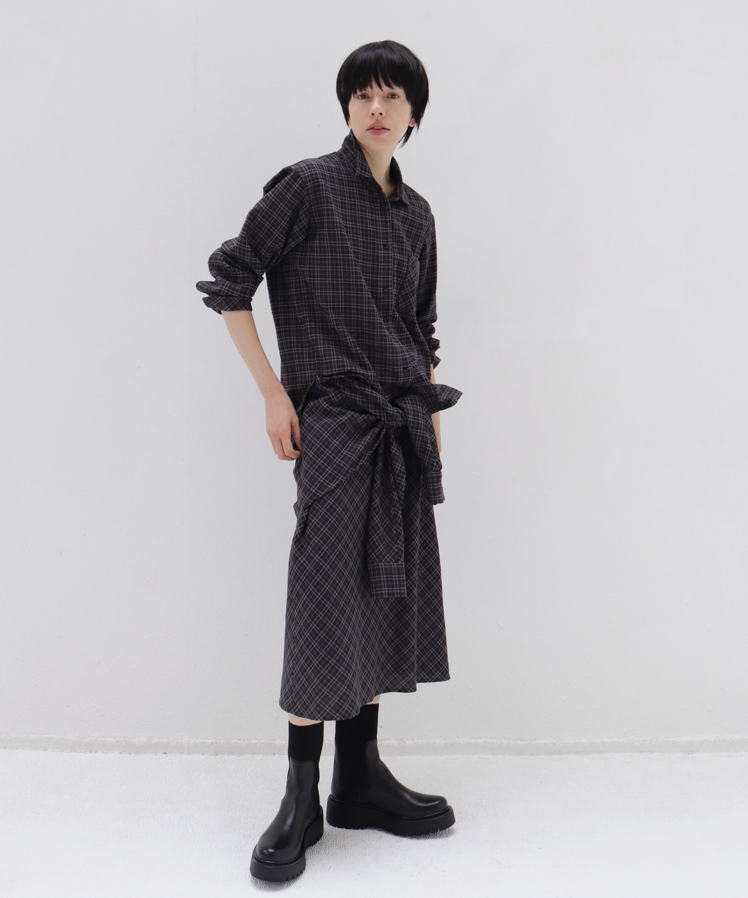 wave hem check shirt