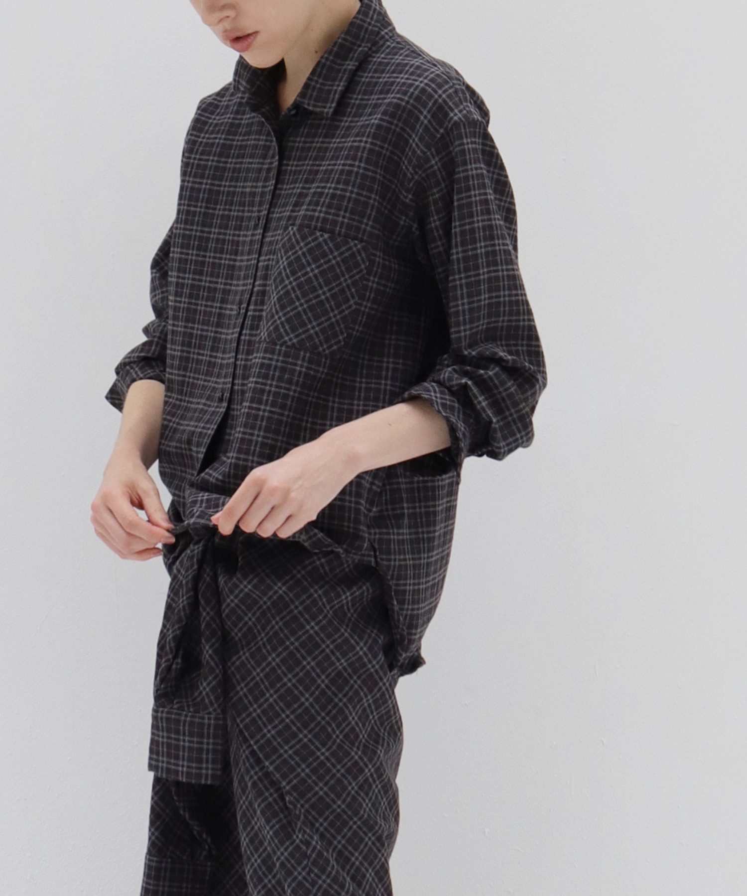 wave hem check shirt