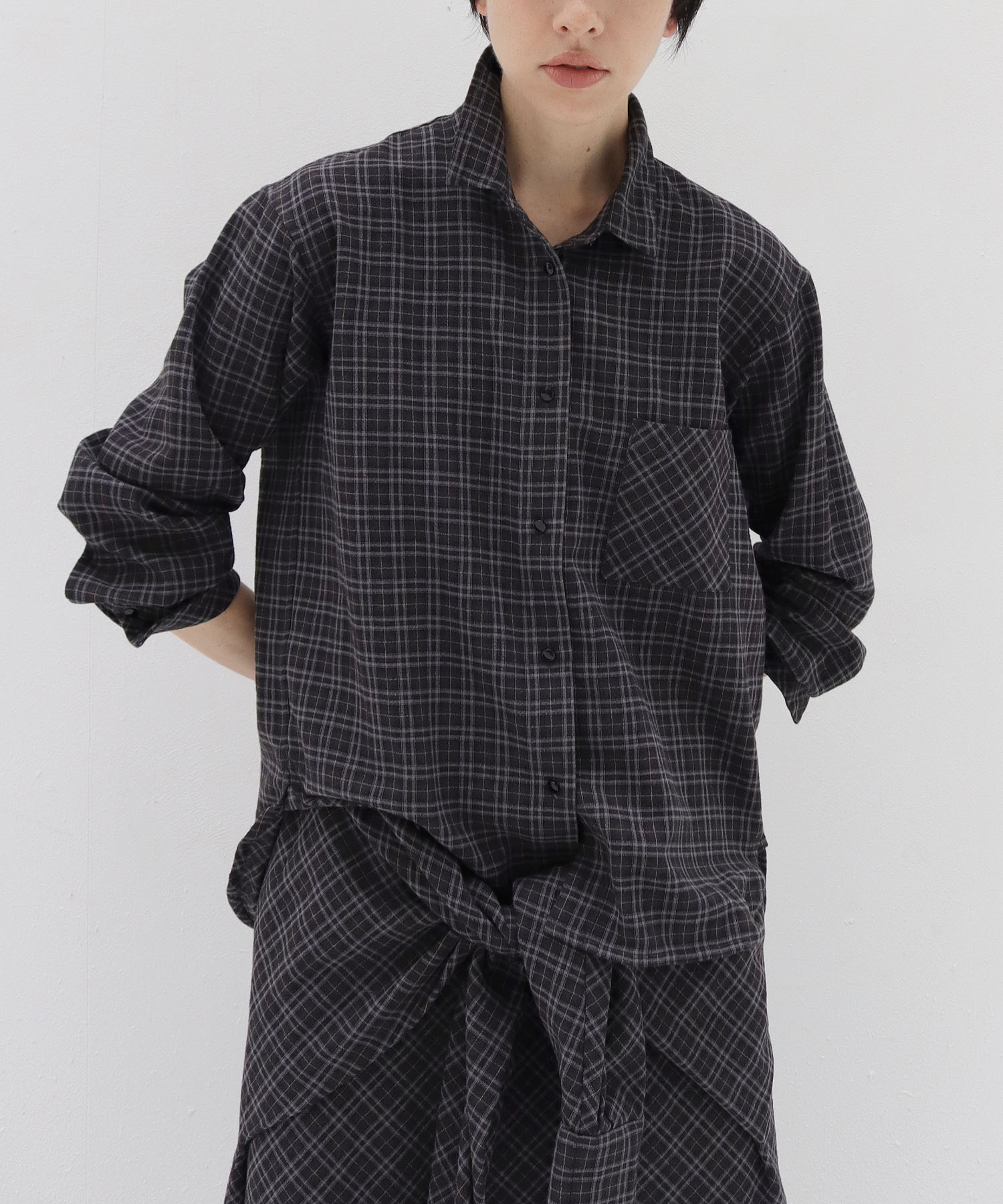 wave hem check shirt