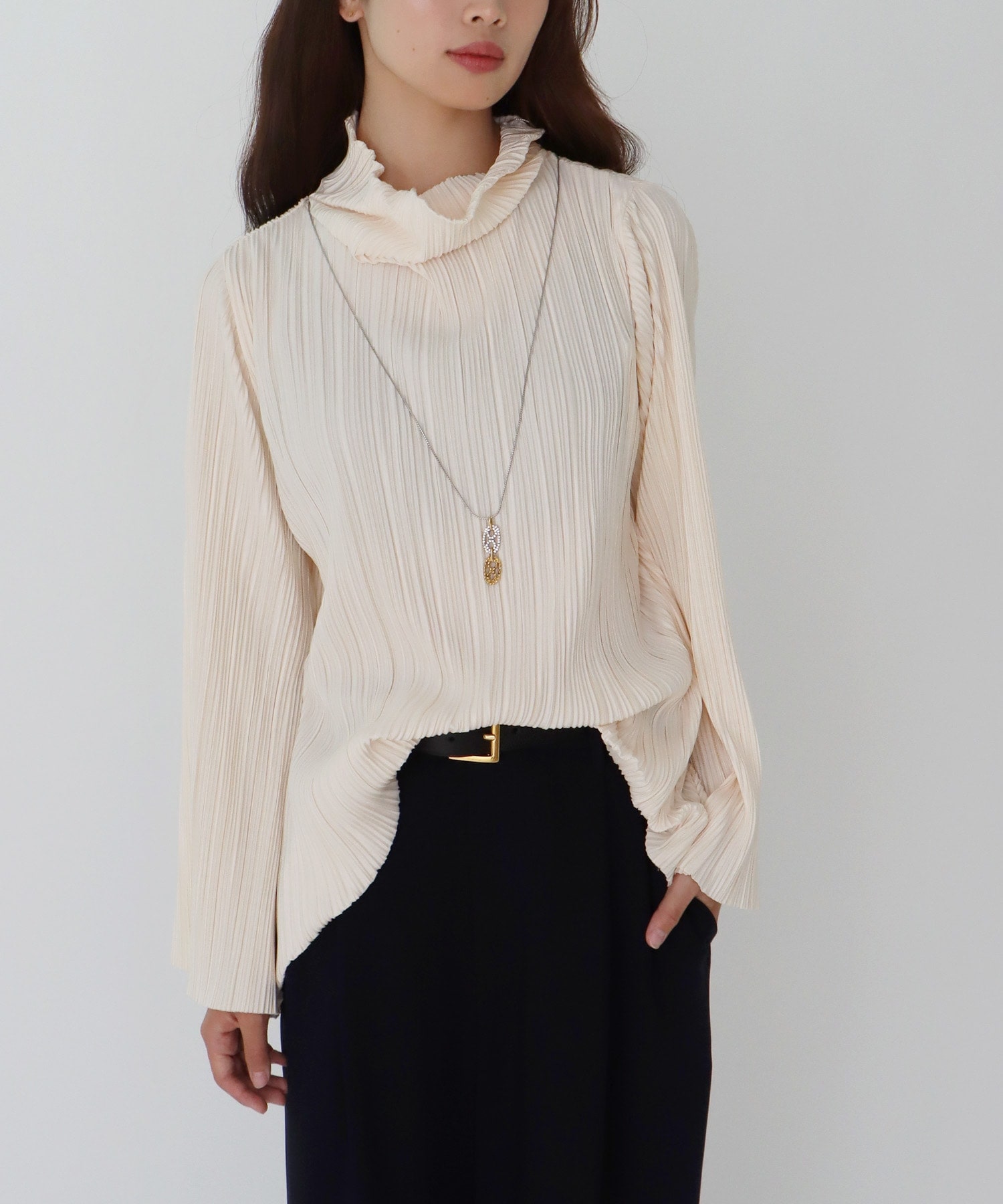 pleats funnel neck blouse