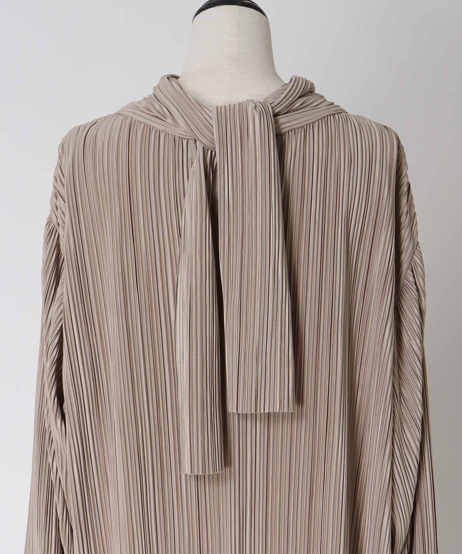 pleats funnel neck dress
