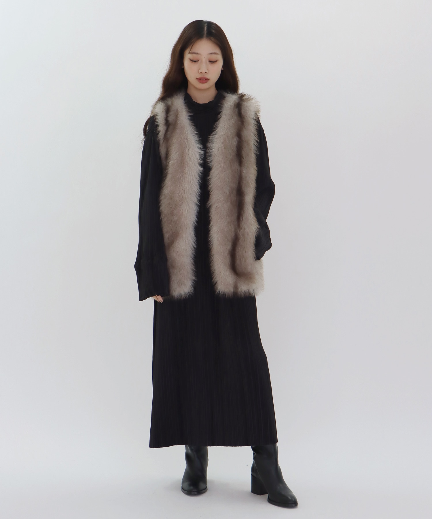 pleats funnel neck dress