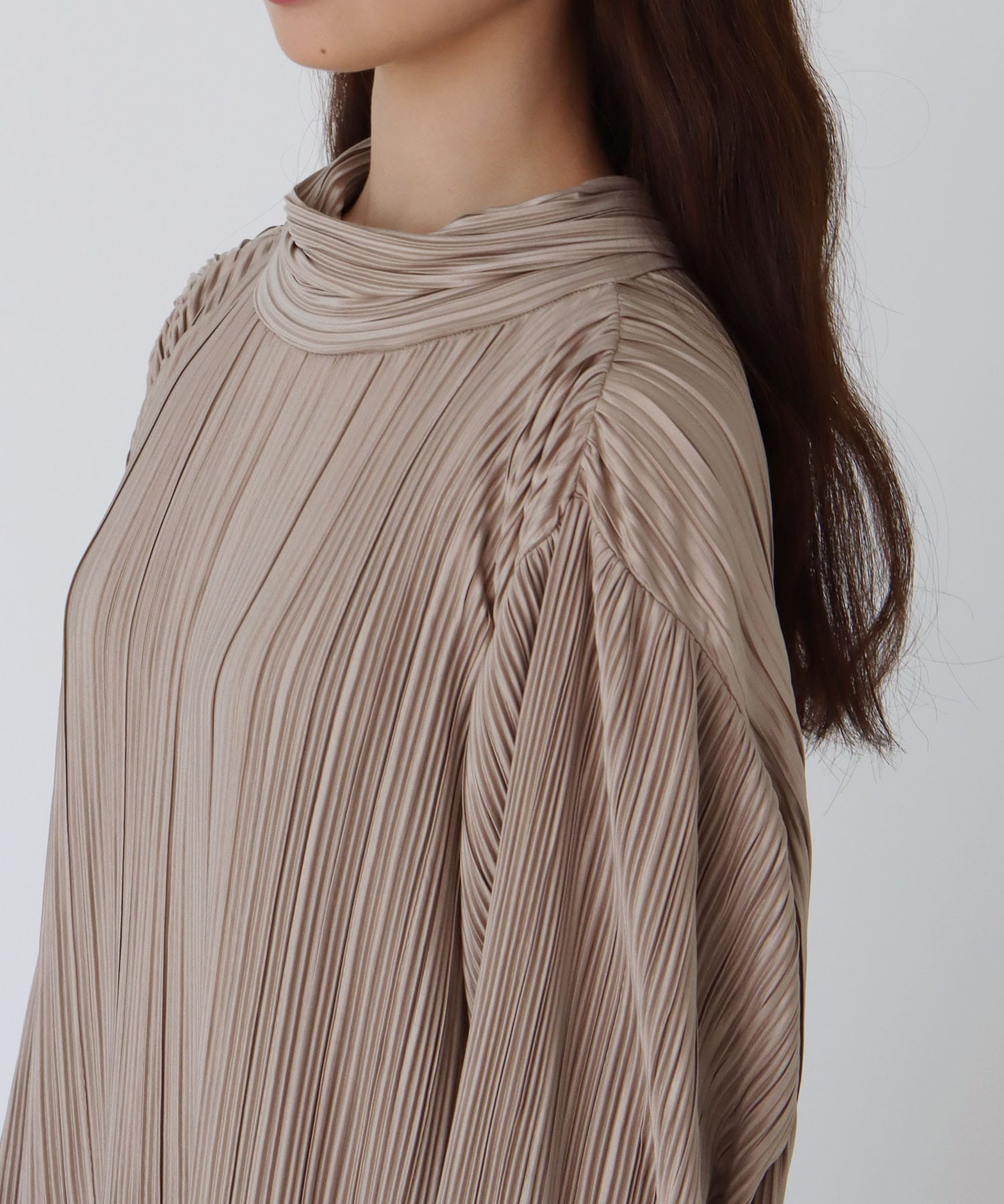 pleats funnel neck dress