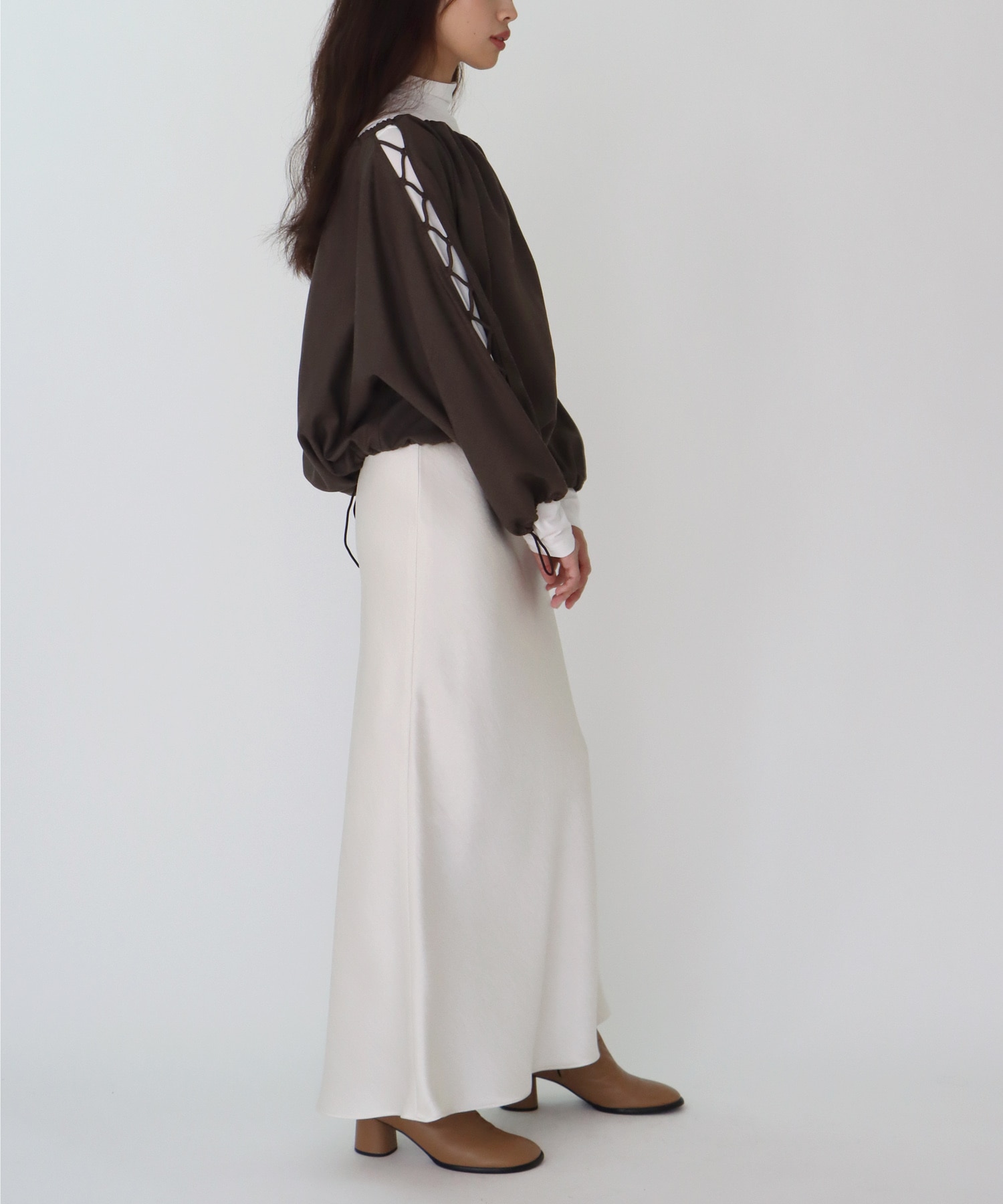 vintage like satin flare skirt