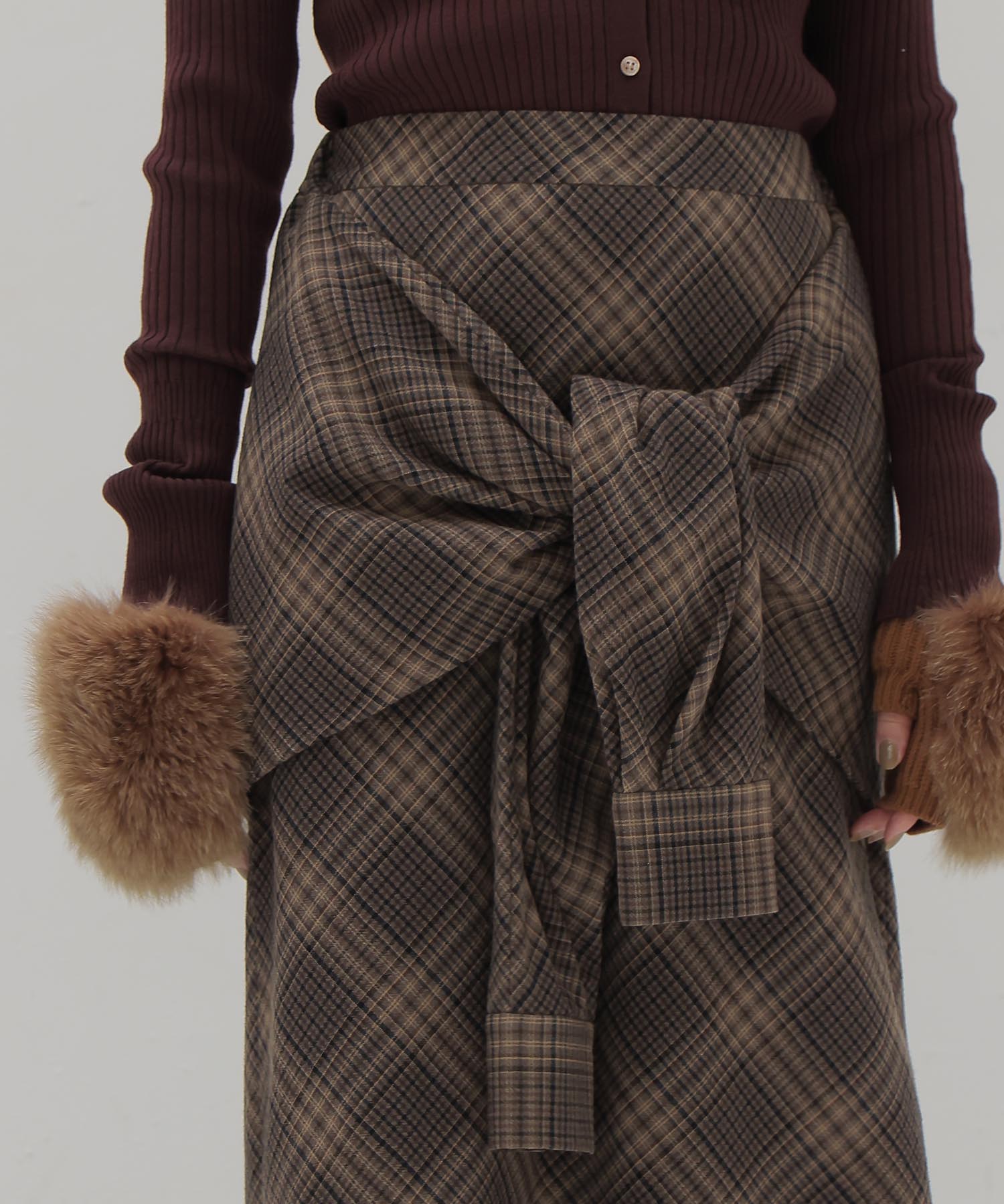 knot design check skirt