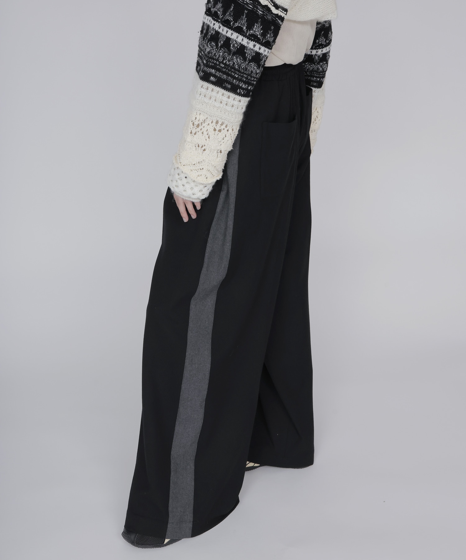 line wide pants
