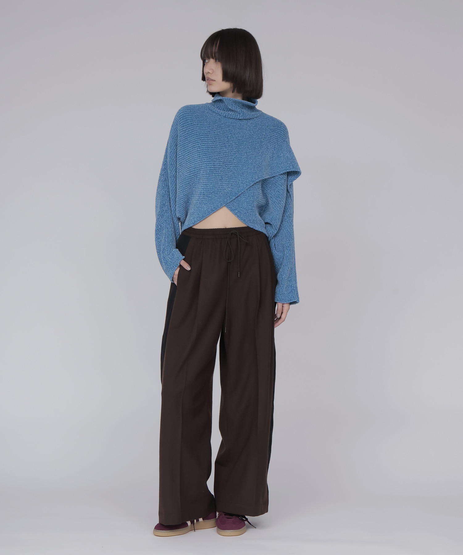 line wide pants