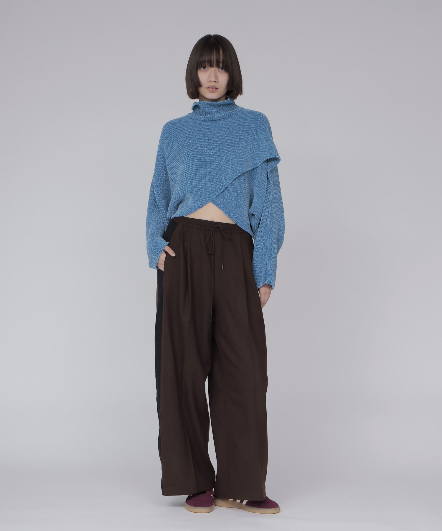 line wide pants