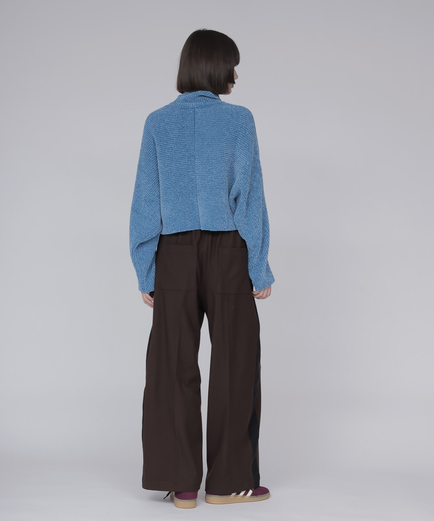 line wide pants