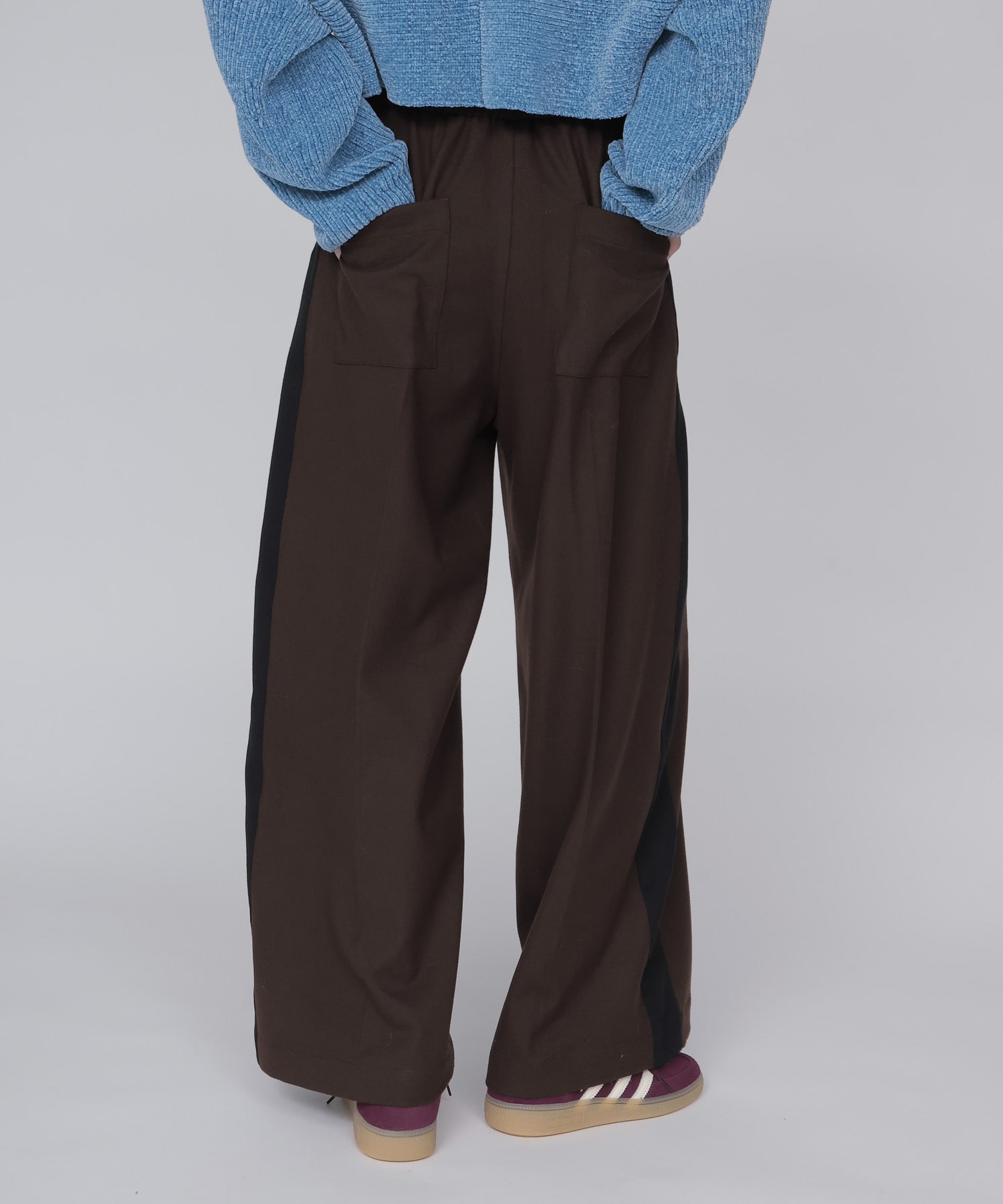 line wide pants