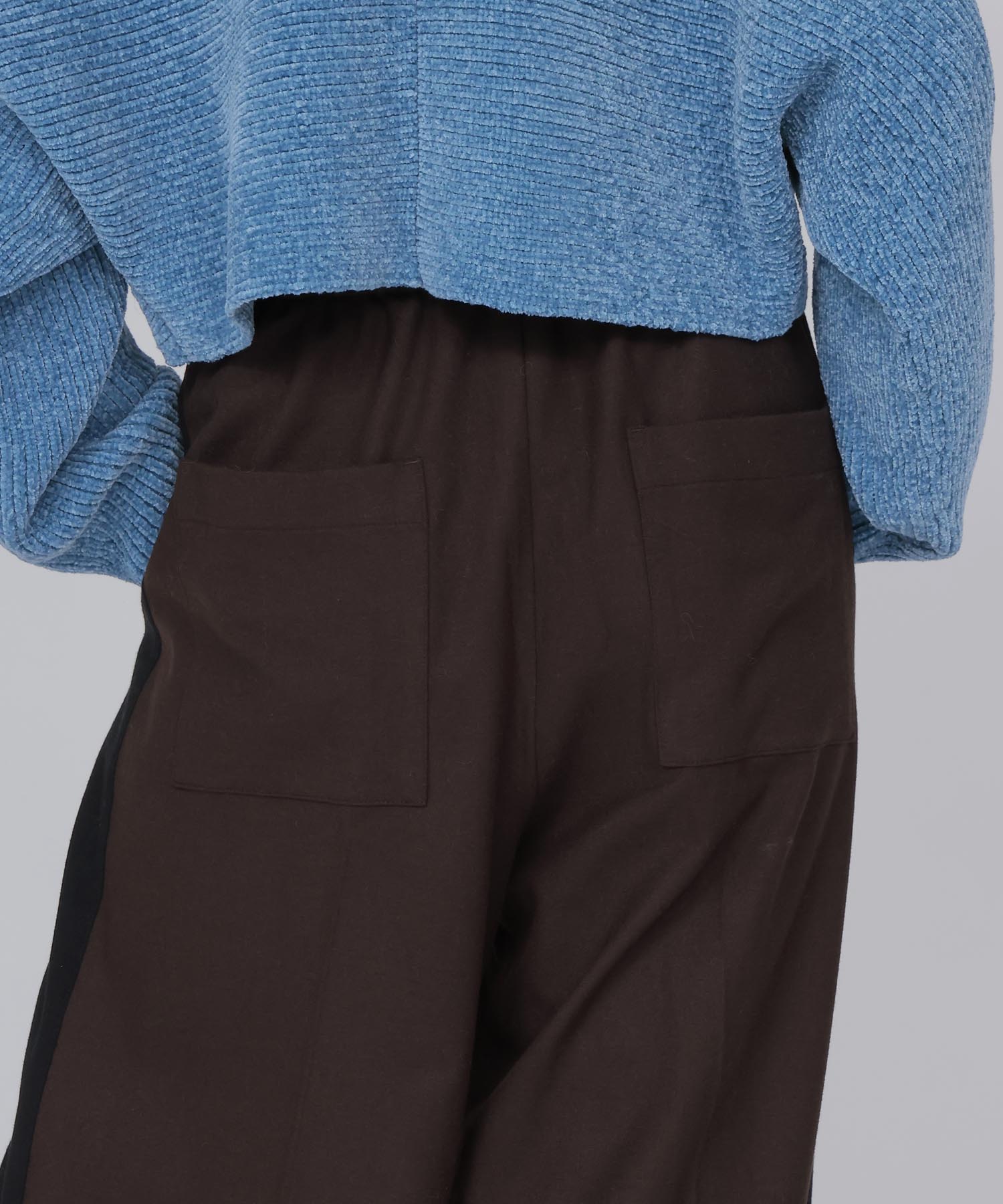 line wide pants
