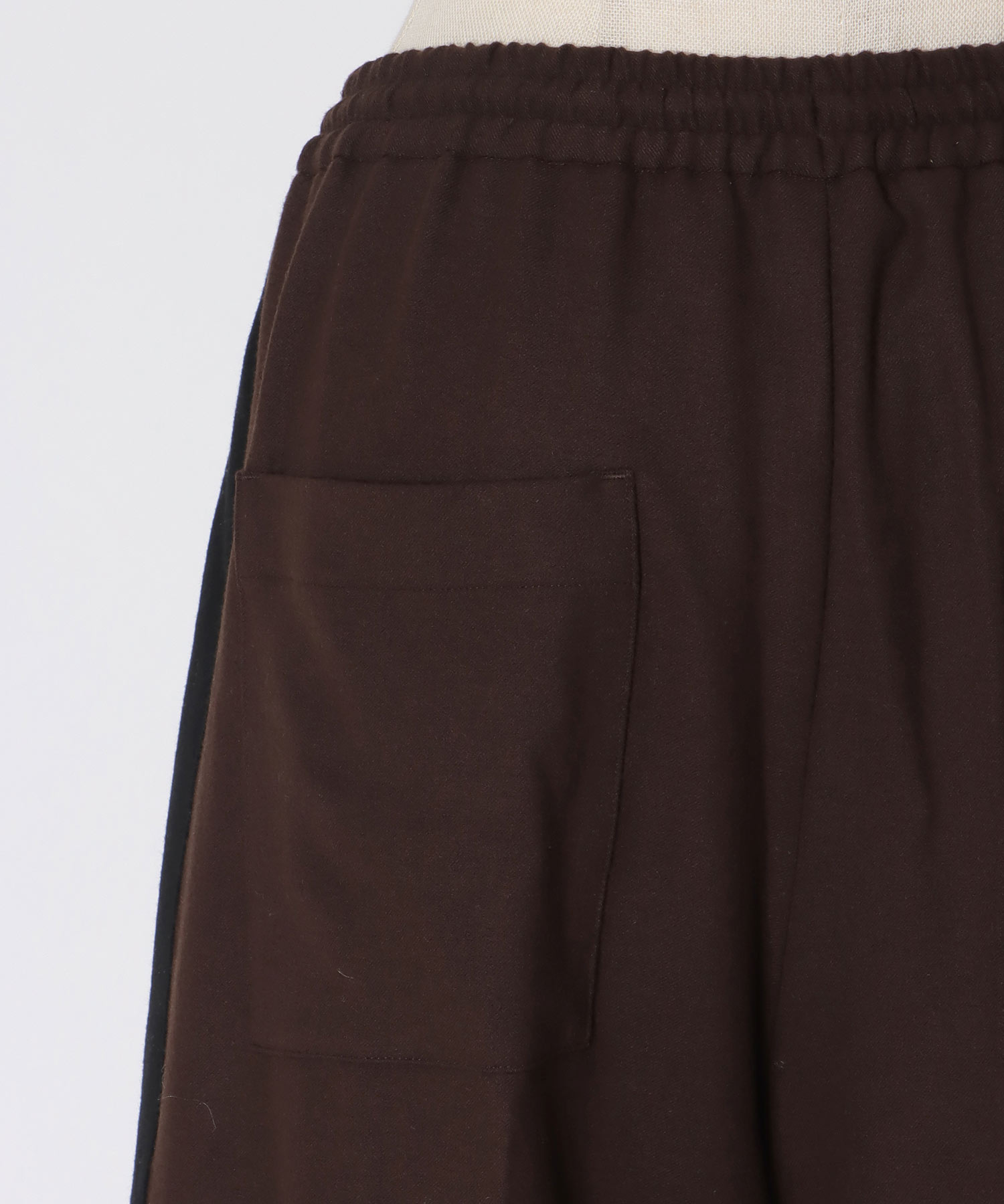 line wide pants