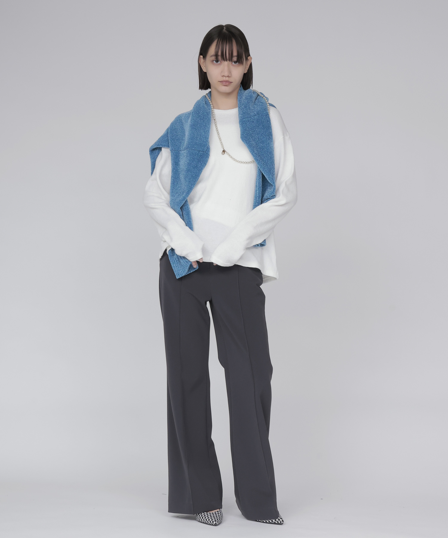airy soft jersey crew neck pull
