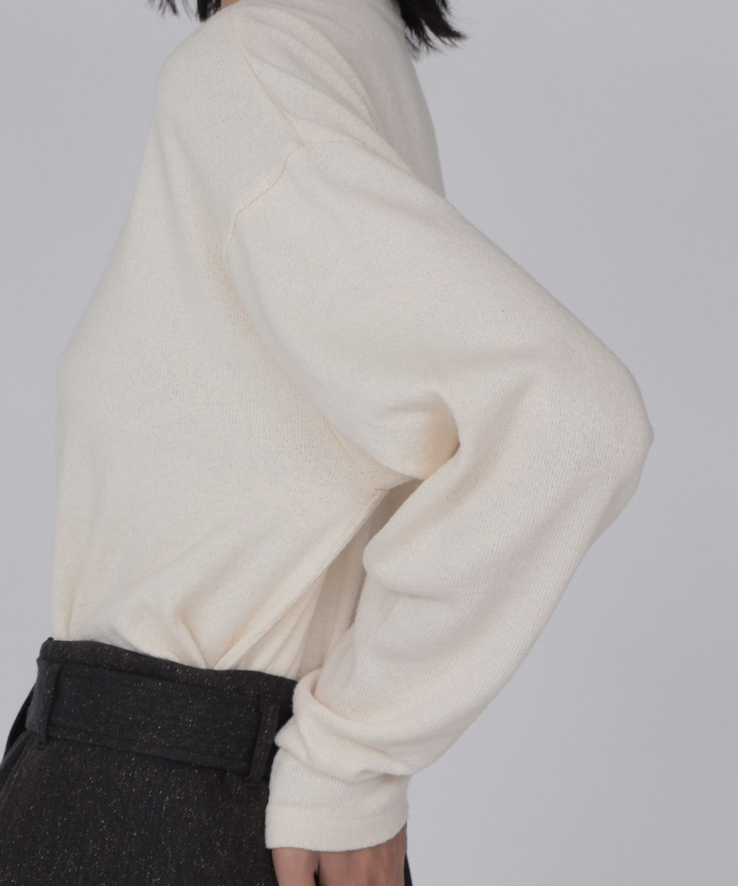 airy soft jersey crew neck pull