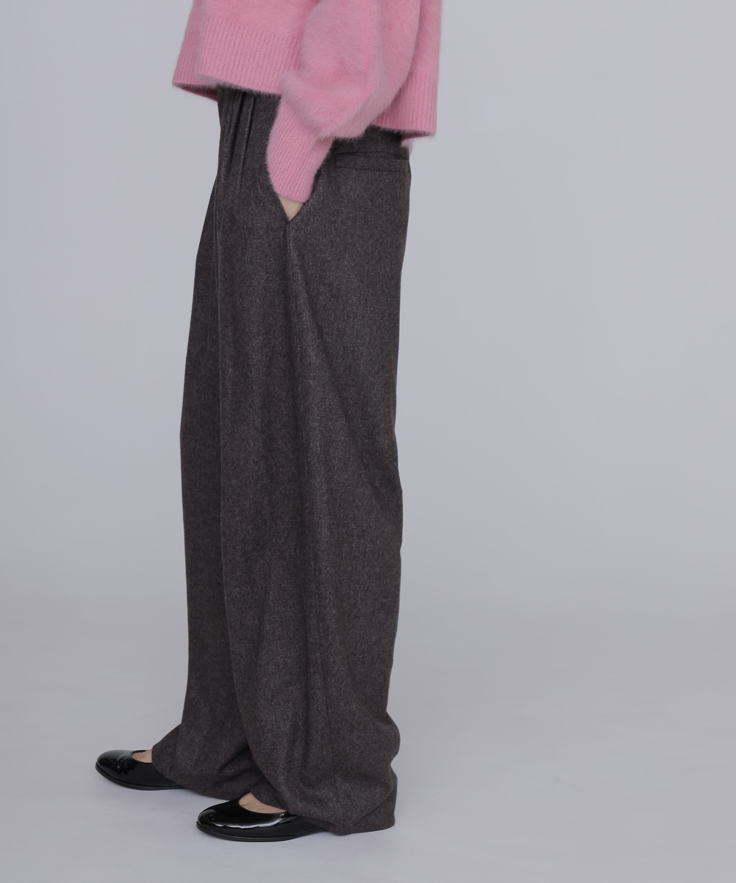light air flannel 3tuck trousers