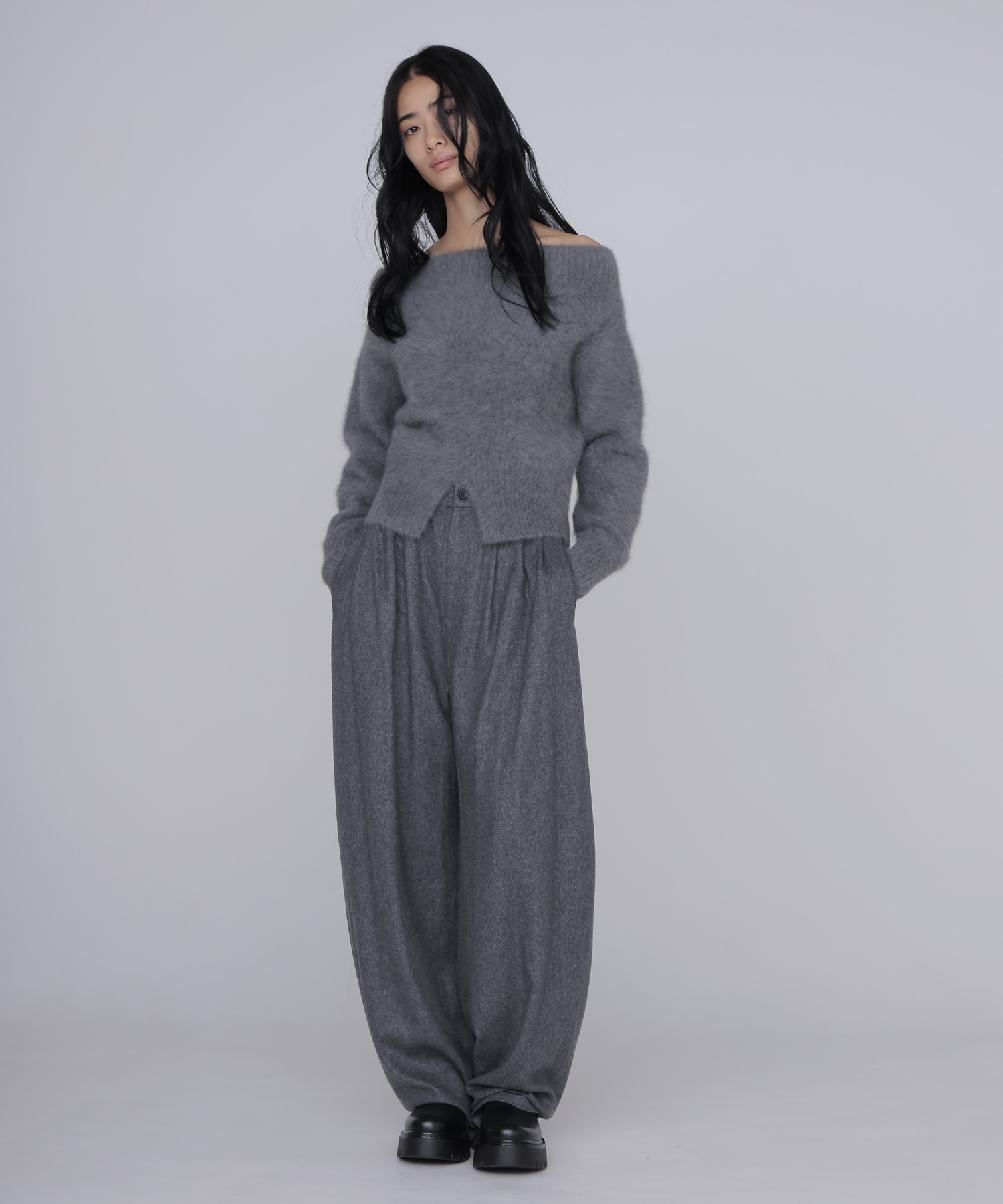 light air flannel 3tuck trousers