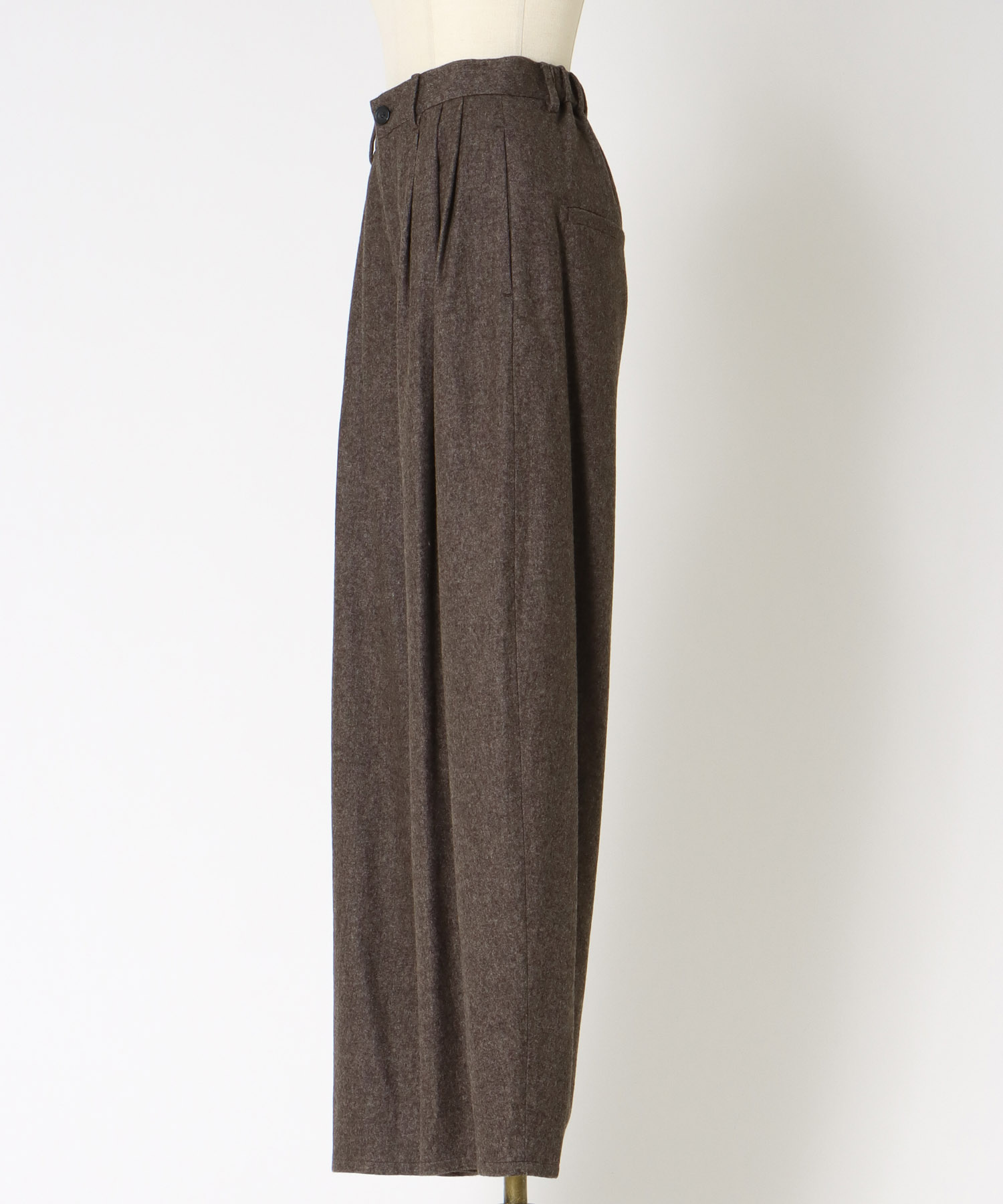 light air flannel 3tuck trousers