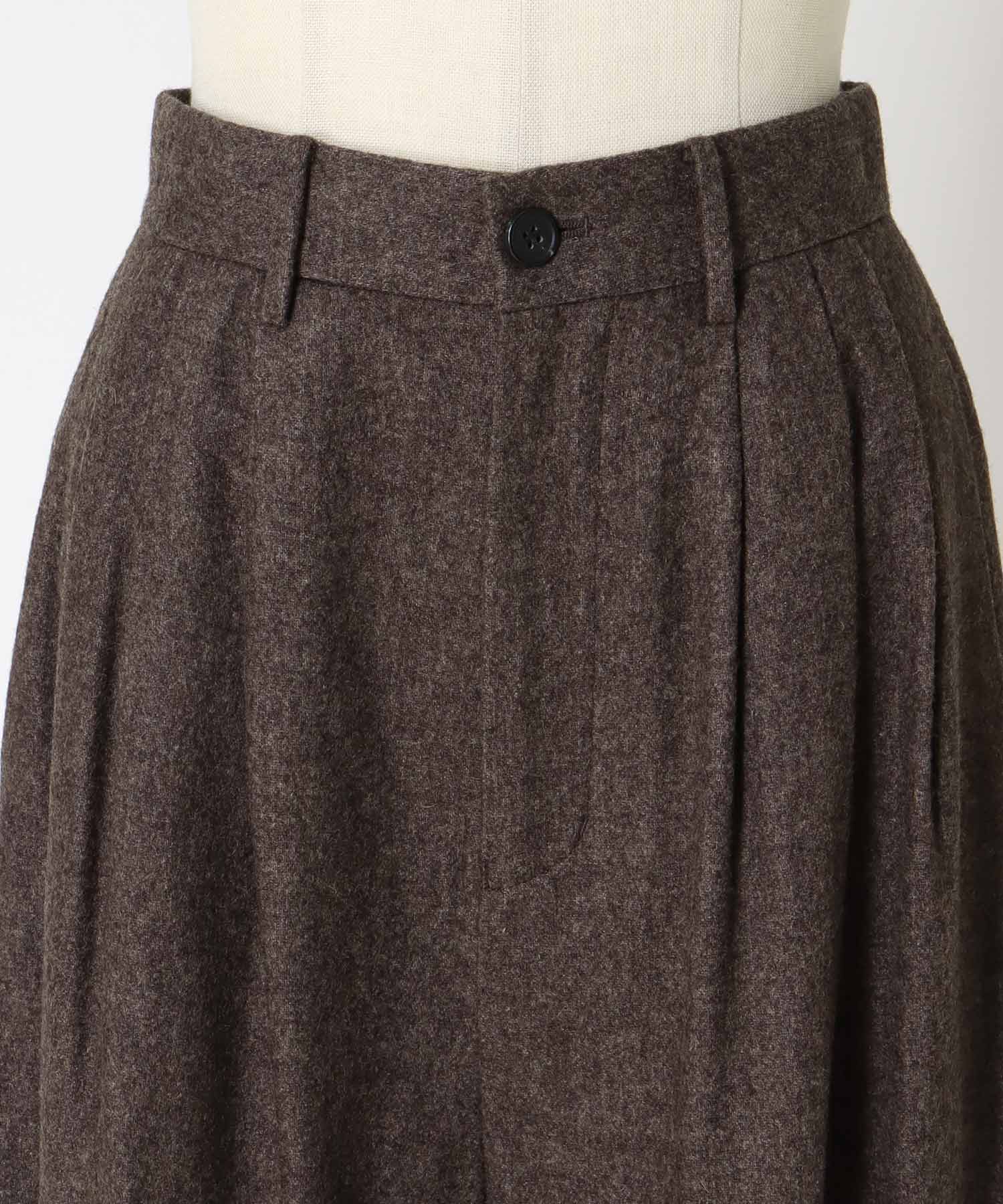 light air flannel 3tuck trousers