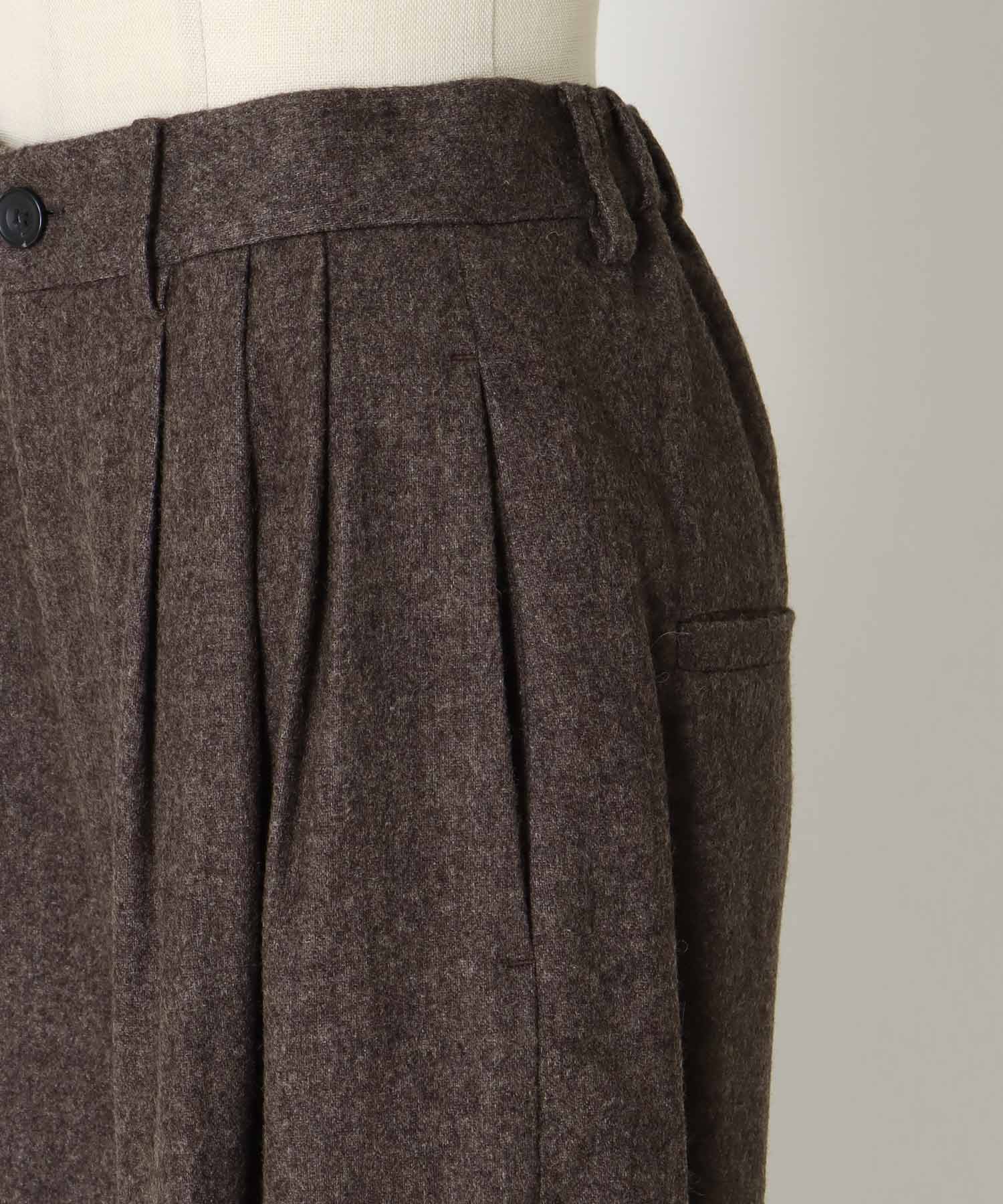 light air flannel 3tuck trousers
