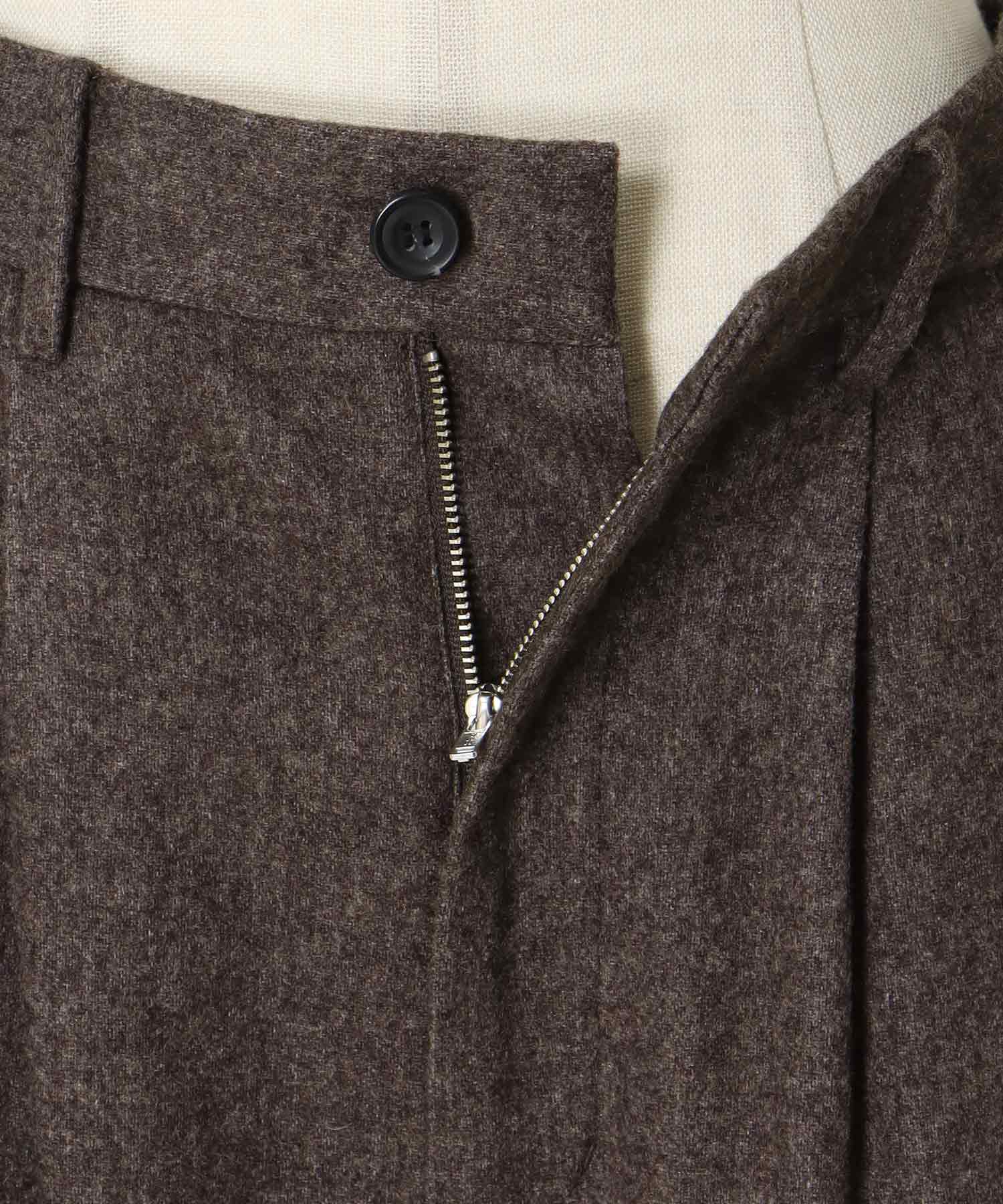 light air flannel 3tuck trousers