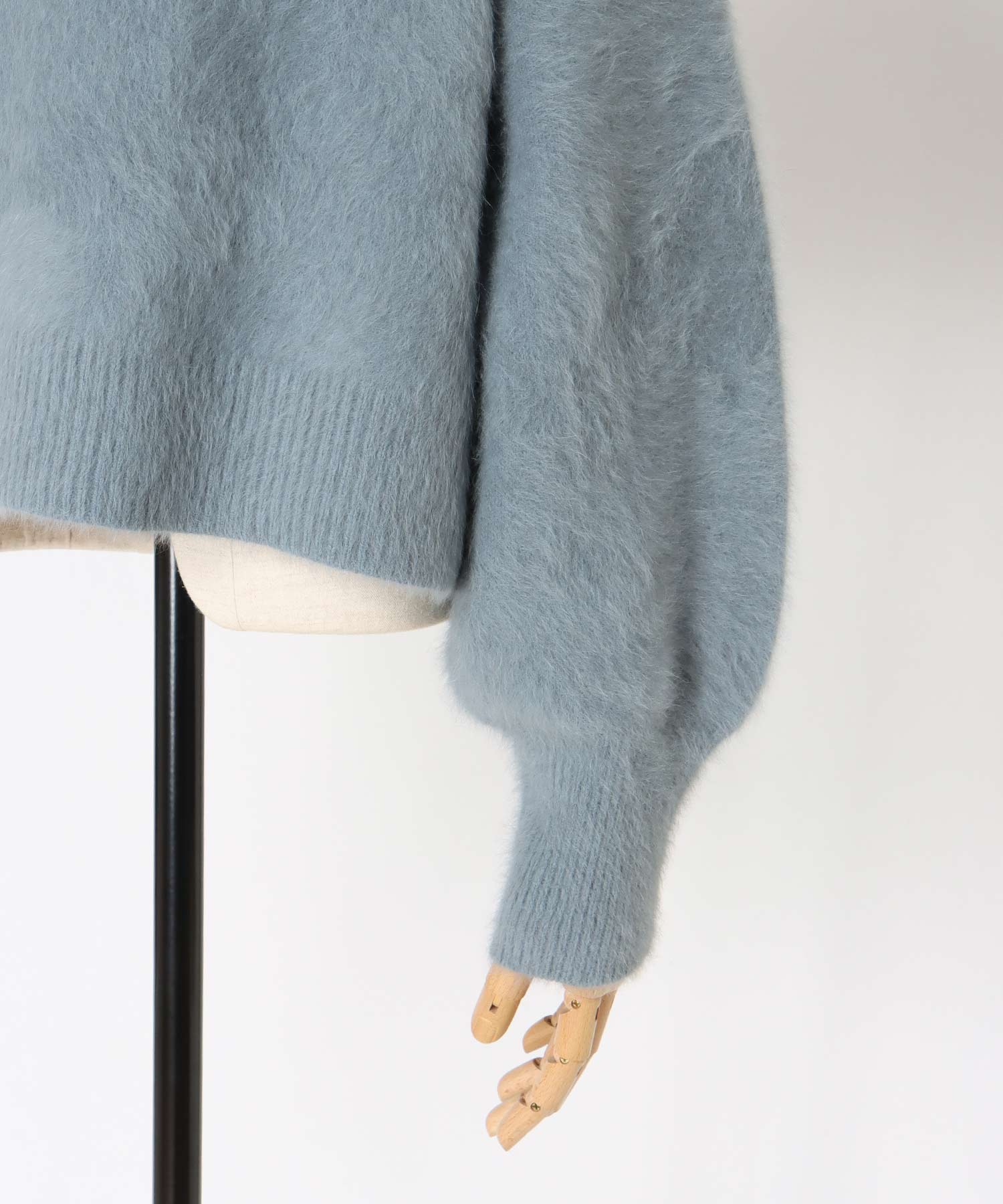 fox/ca shallow Vneck knit