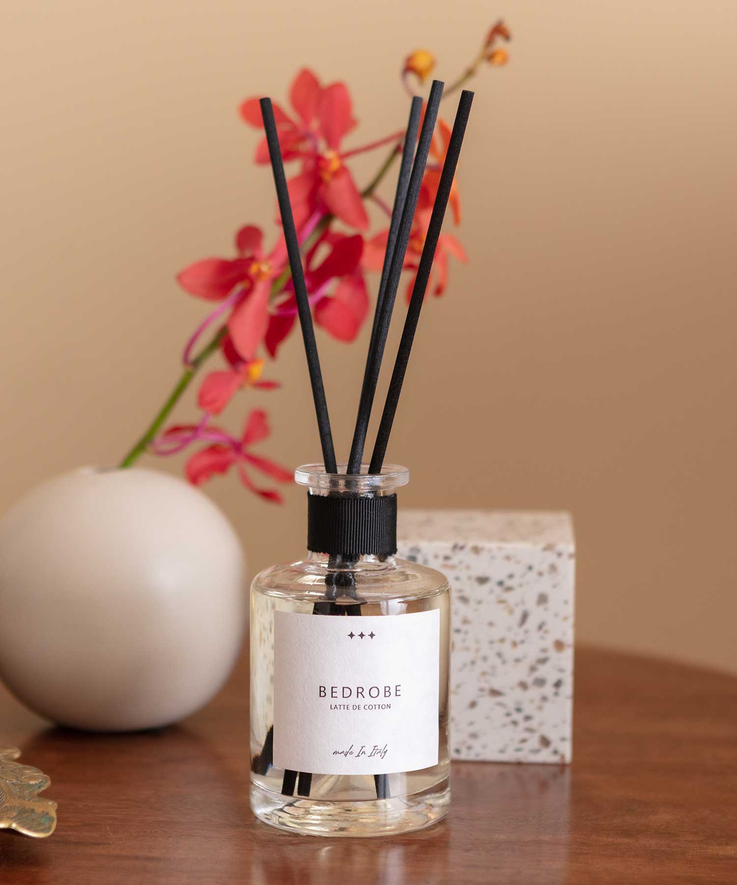 diptyque プラグインディフューザー　フルールドランジェ 砂時計型ディフューザー フルール ド ランジェ | Diptyque Paris